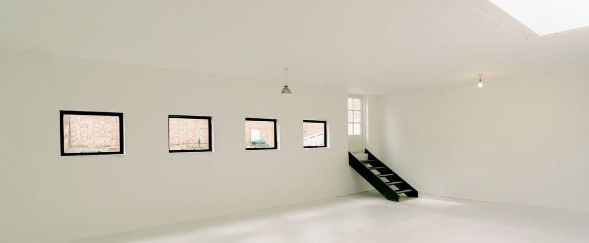 East London Daylight Studio With Kitchen & Balcony in London Hero Image in Lower Clapton, London, 