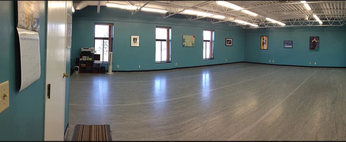 Calming Dance Studio With Sprung Marley Dance Floor South Edina Mn Production Peerspace