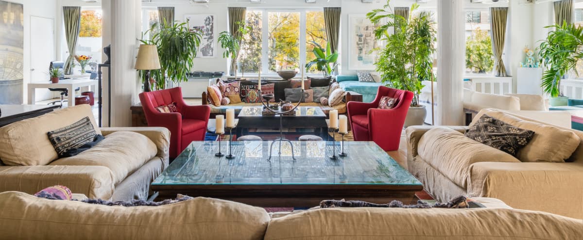 6 000 Sq Ft Kaleidoscopic Landscape In Soho Full Of High End Amenities And Blackout Optional
