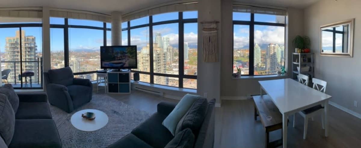 Modern Urban Sub-penthouse with Panoramic View (Downtown/Mountains) in Burnaby Hero Image in Burnaby, Burnaby, BC