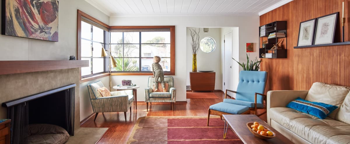 Mid Century Modern Home With Backyard And Design Studio Alameda Ca Production Peerspace