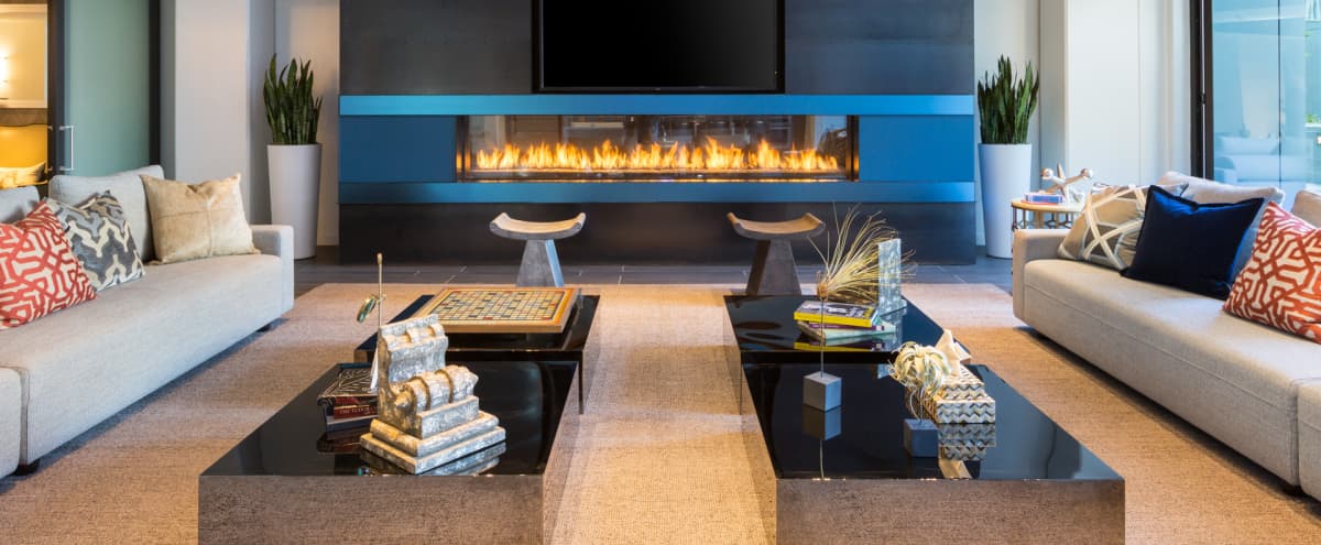 Spacious Modern Lounge With Fireplace And Attached Kitchen San