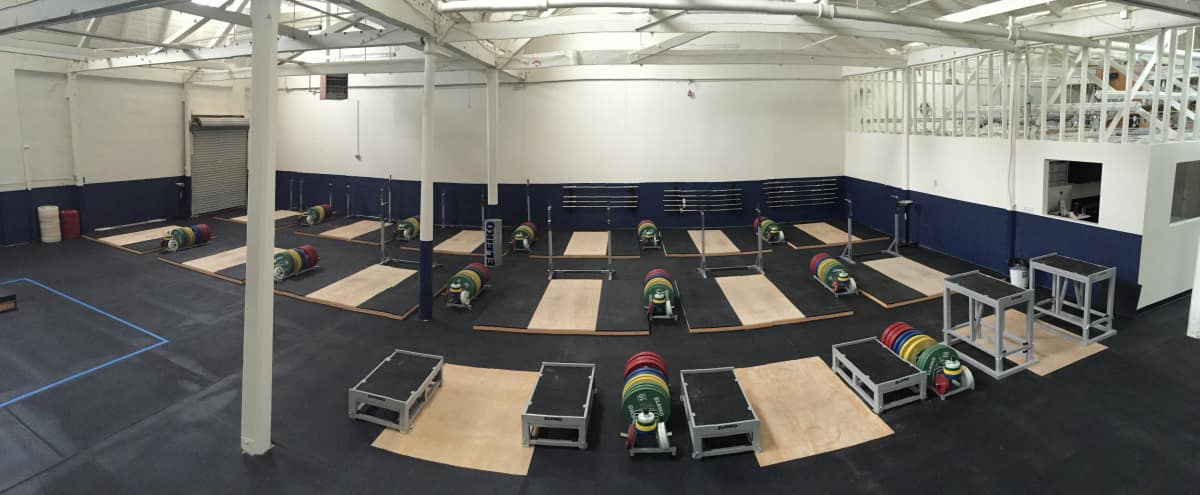 Warehouse Gym With Turf And Top Notch Equipment Oakland Ca Production Peerspace