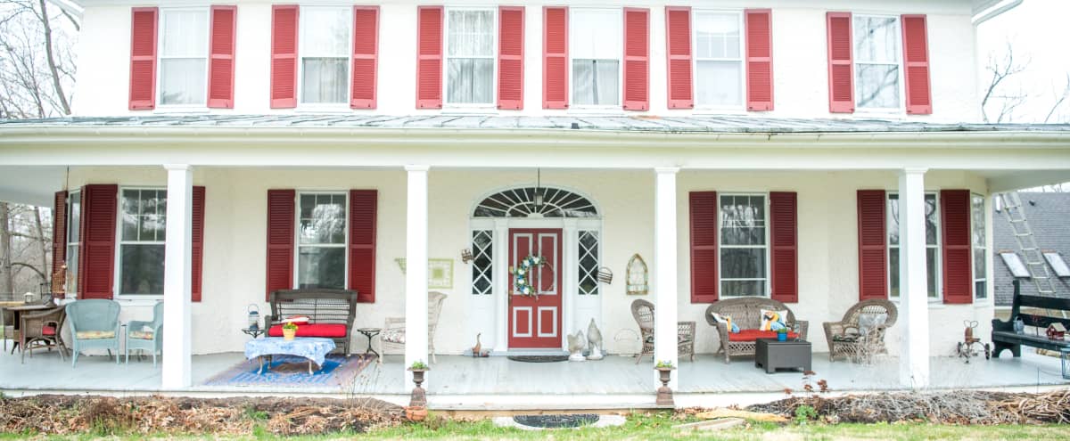 Historic Farmhouse In In The Shenandoah Valley