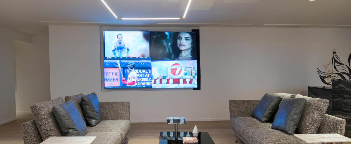 Modern And Elegant Mezzanine Meeting Lounge In Boston Boston Ma