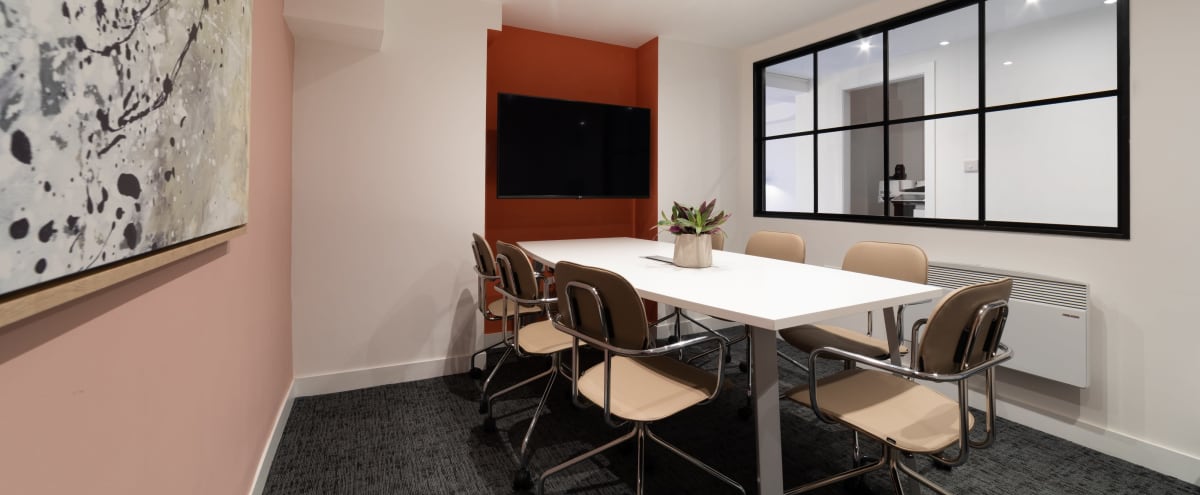 Modern, Fully Equipped 6 - 8 Person Meeting Room in London Hero Image in Putney, London, 