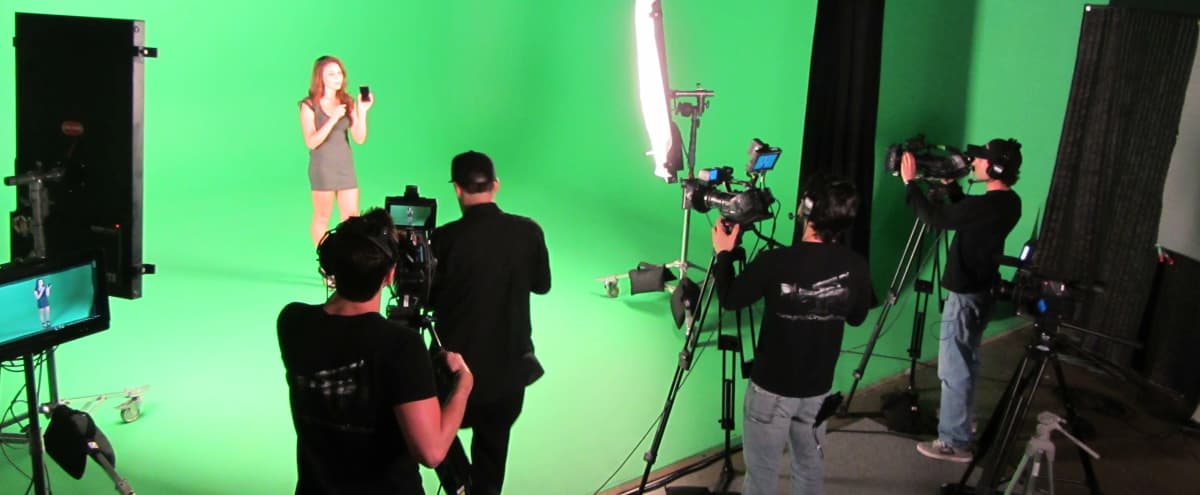 Pre-Lit Sound Stage with Green Screen in Scottsdale Hero Image in 90th Street And Bahia Business Park, Scottsdale, AZ