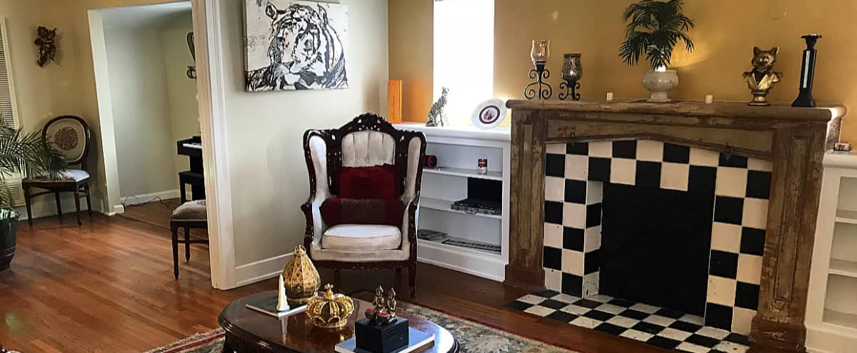 Vintage Original House From 1940 In West Hollywood Fully Furnish
