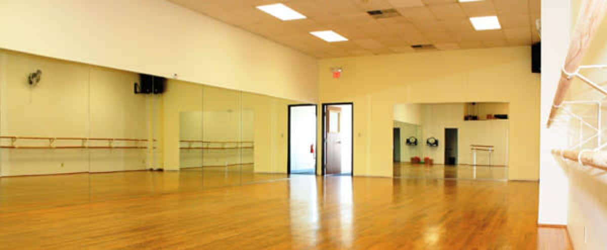 Stunning, Wood Floor Dance Studio in Dallas in Dallas Hero Image in Glencoe, Dallas, TX