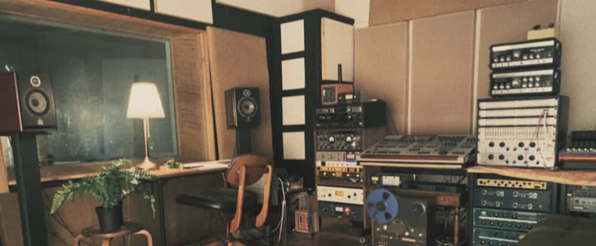 Vintage Style Recording Studio in Ingelwood Hero Image in Inglewood, Ingelwood, CA