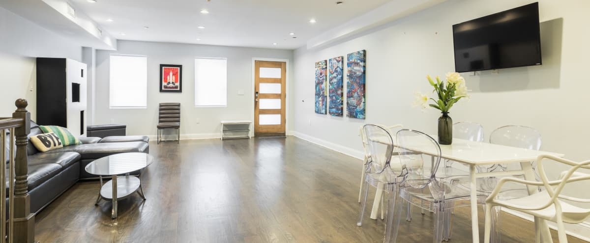 Modern Garden Duplex With Space For A Special Event Or Demo