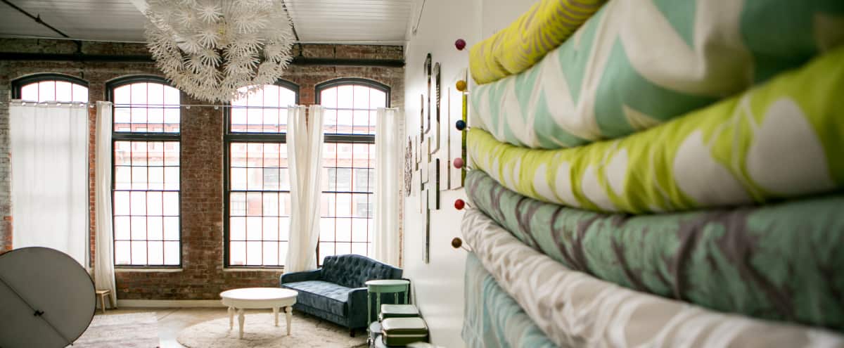 Renovated Mill Studio With Great Lighting And Exposed Brick Pawtucket Ri Production Peerspace