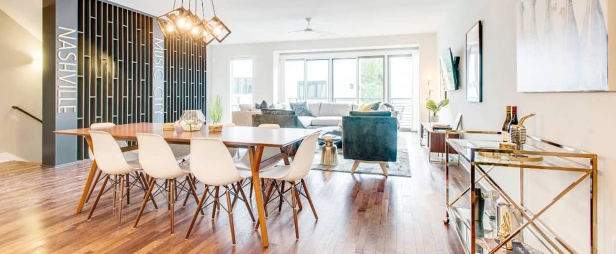 New Stunning Townhome With Modern Decor Great Natural Light