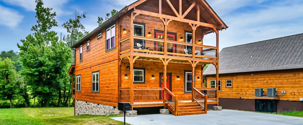 Modern Spacious Cabin with ample backyard & Creek Views close to Pigeon Forge Parkway in Sevierville Hero Image in undefined, Sevierville, TN