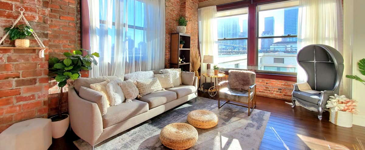 Mesmerizing  Natural Light NY/Soho Style Penthouse DTLA in Los Angeles Hero Image in Central LA, Los Angeles, CA