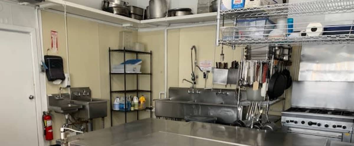 Full Service Commercial Kitchen in West Loop in Chicago Hero Image in West Town, Chicago, IL