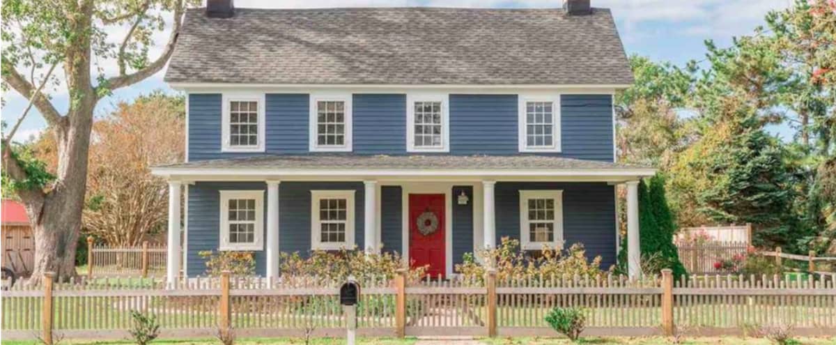 1695 Black Whale Farmhouse - Renovated with Beautiful Porch & Yard in Philadelphia Hero Image in Roxborough, Philadelphia, PA