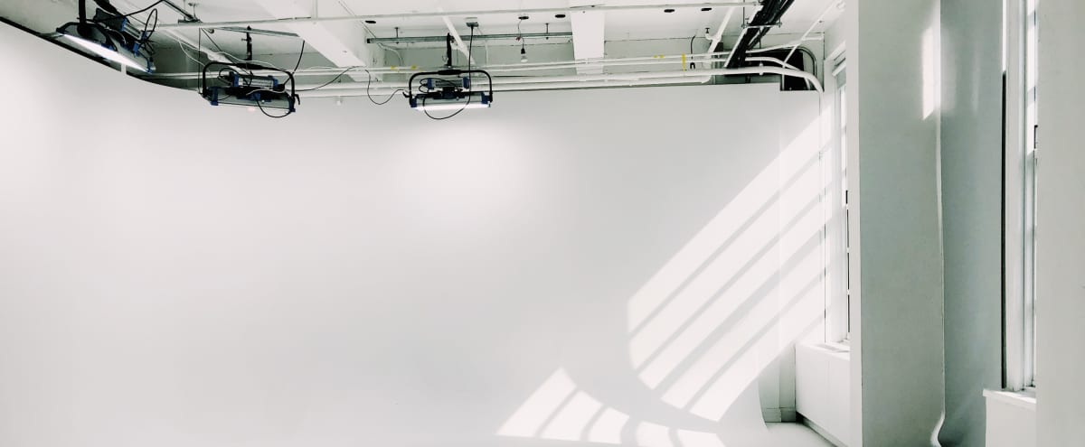 Fully Equipped Midtown Studio With Double Cyclorama Wall And Gear