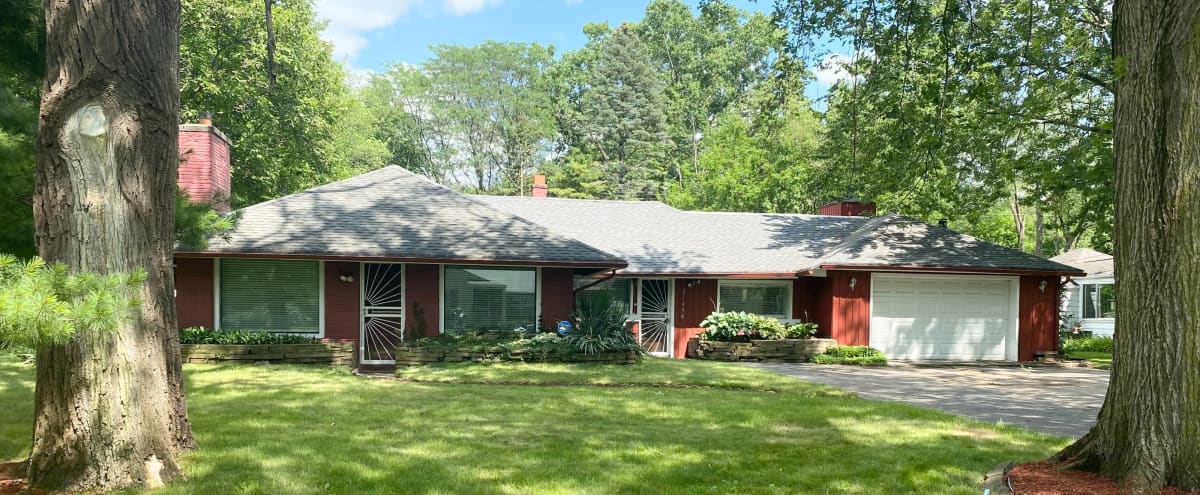 Beautiful Spacious Southfield Home With Theatre and Game Room. in Southfield Hero Image in undefined, Southfield, MI