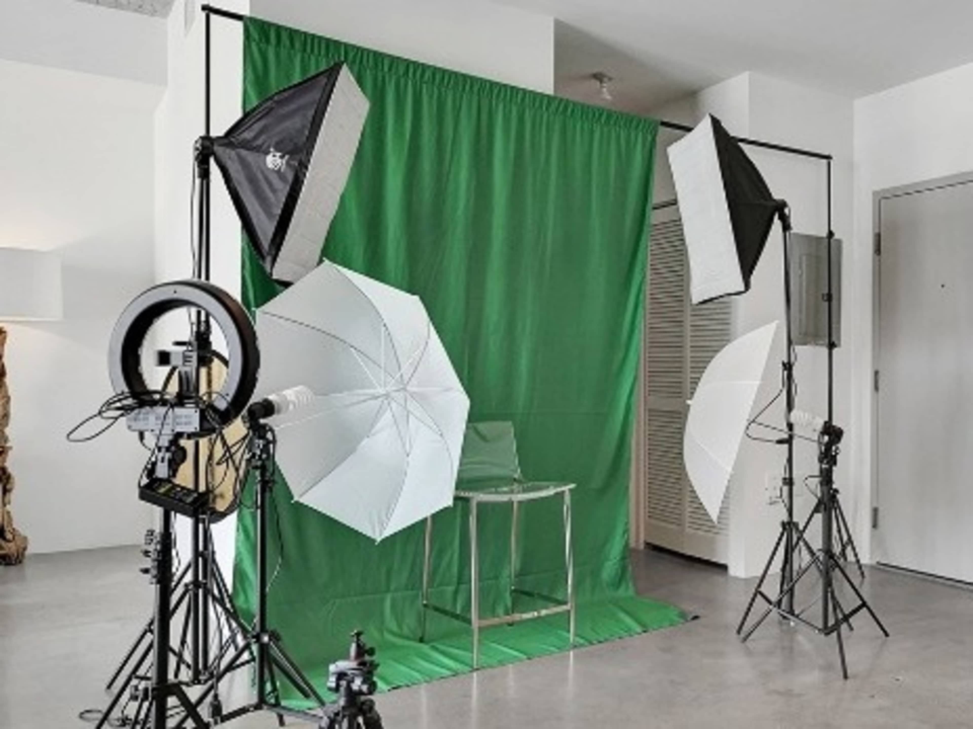 Portable Green Screen Backdrop