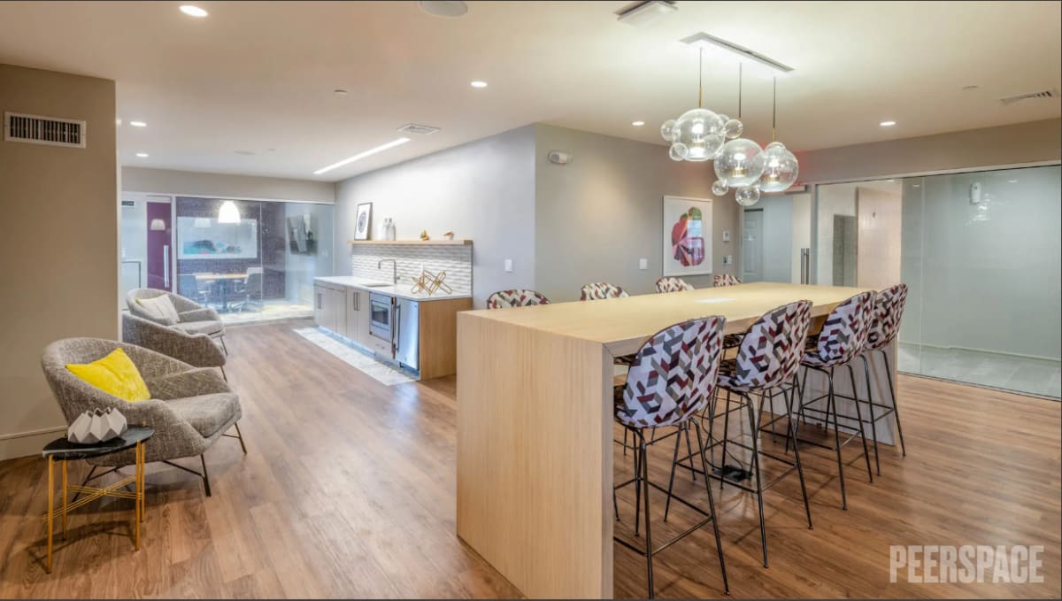 19 Version 6psd (1)_edited.jpg