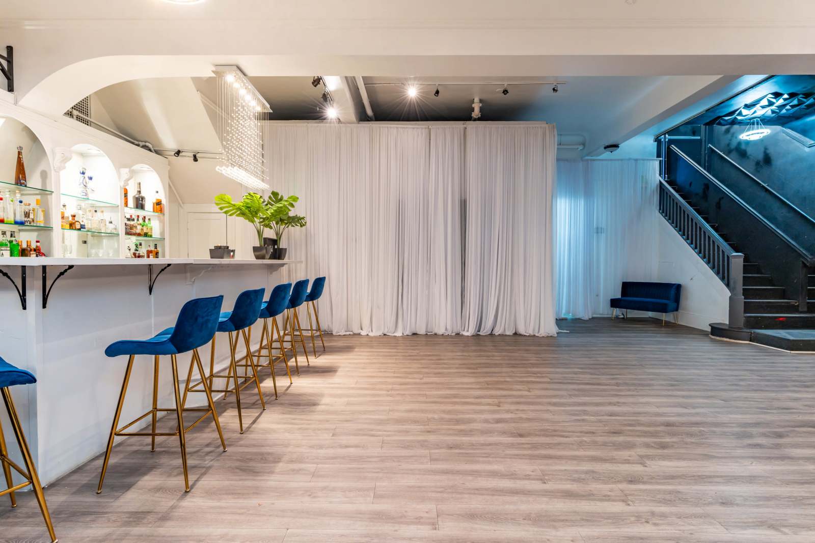 Dream SF event space full floor during a reception setup