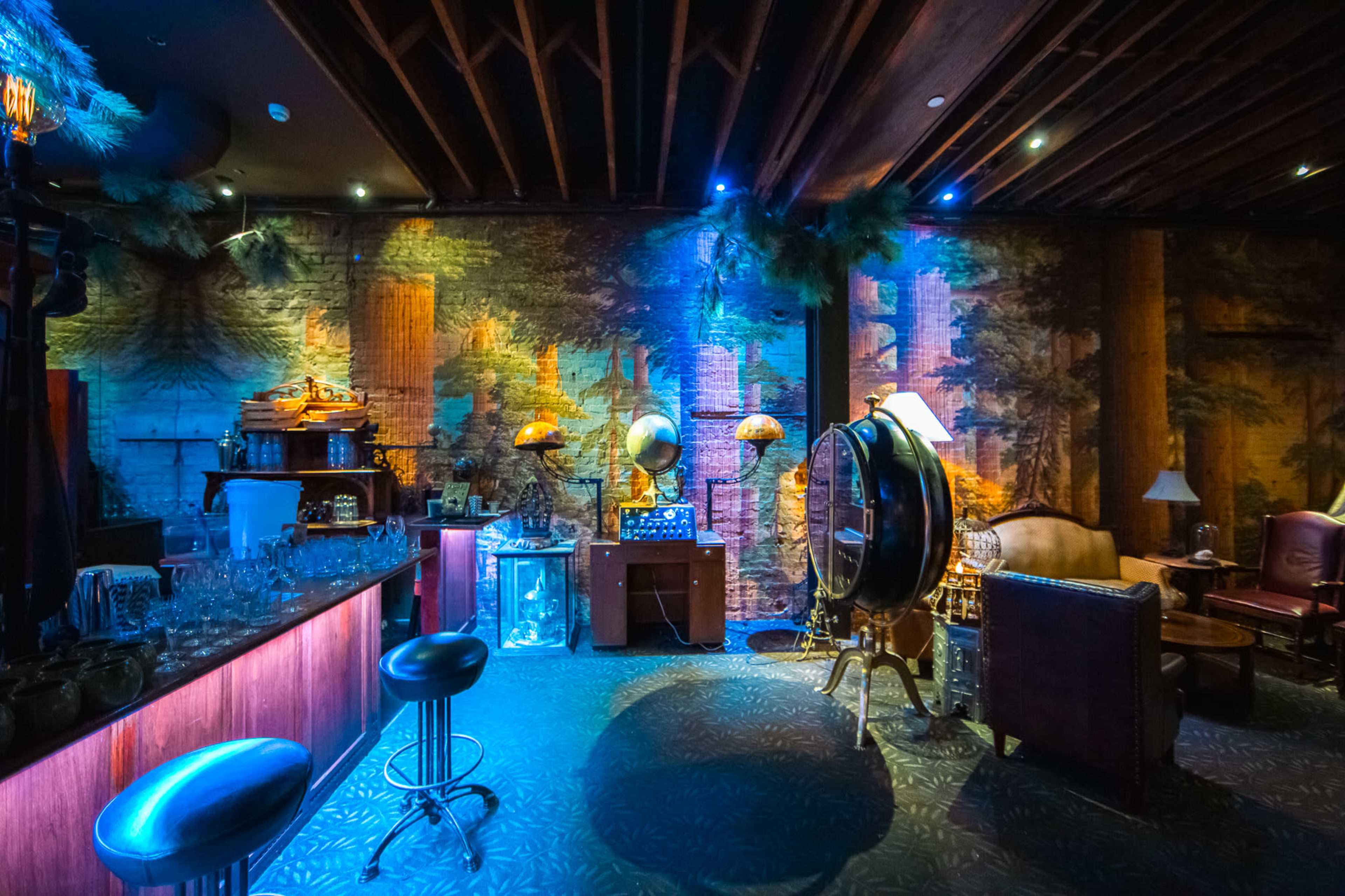 UNIQUE BAR AND LOUNGE AREA Image in Central LA, LOS ANGELES, CA