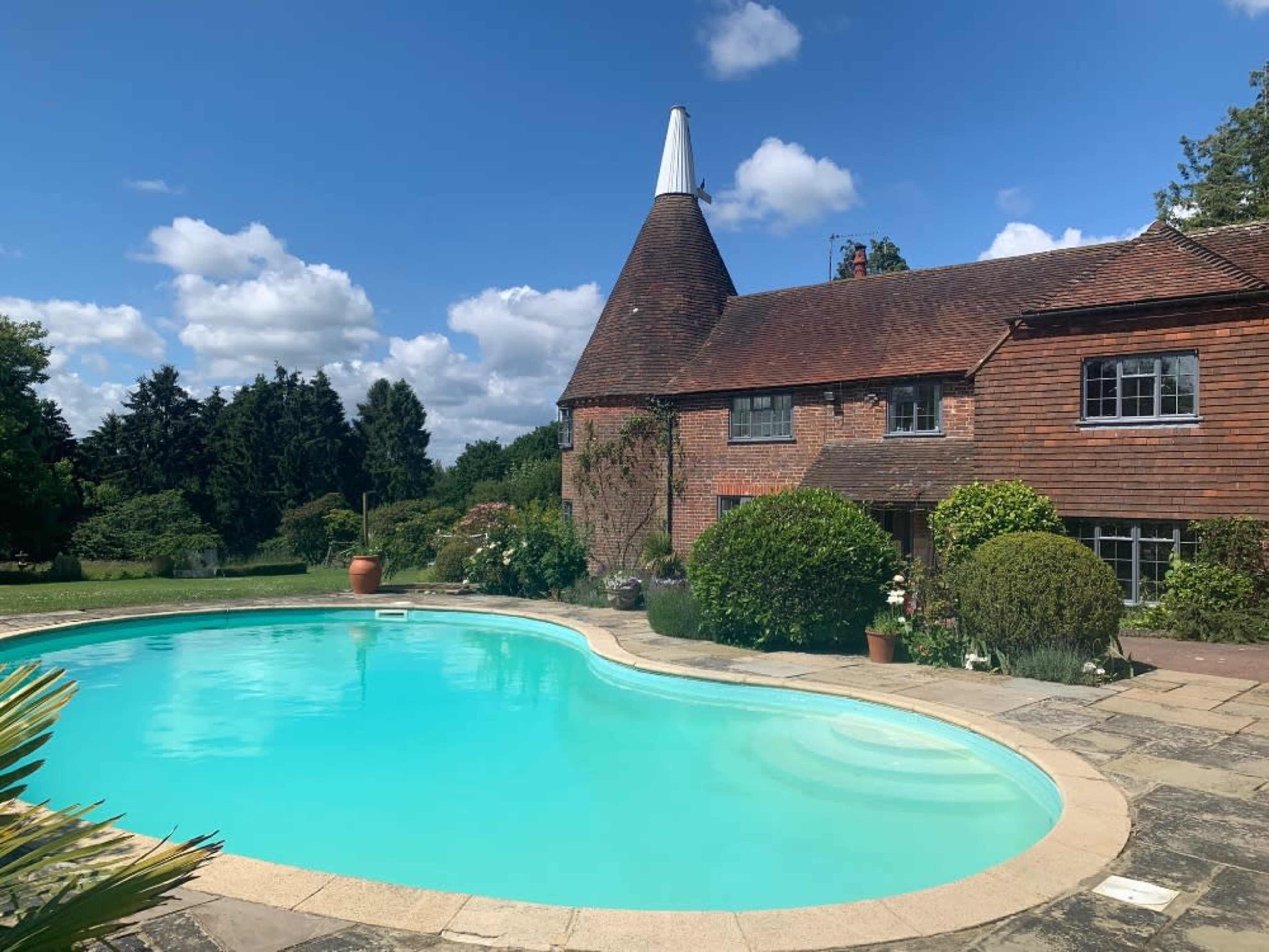 Use of pool and gardens