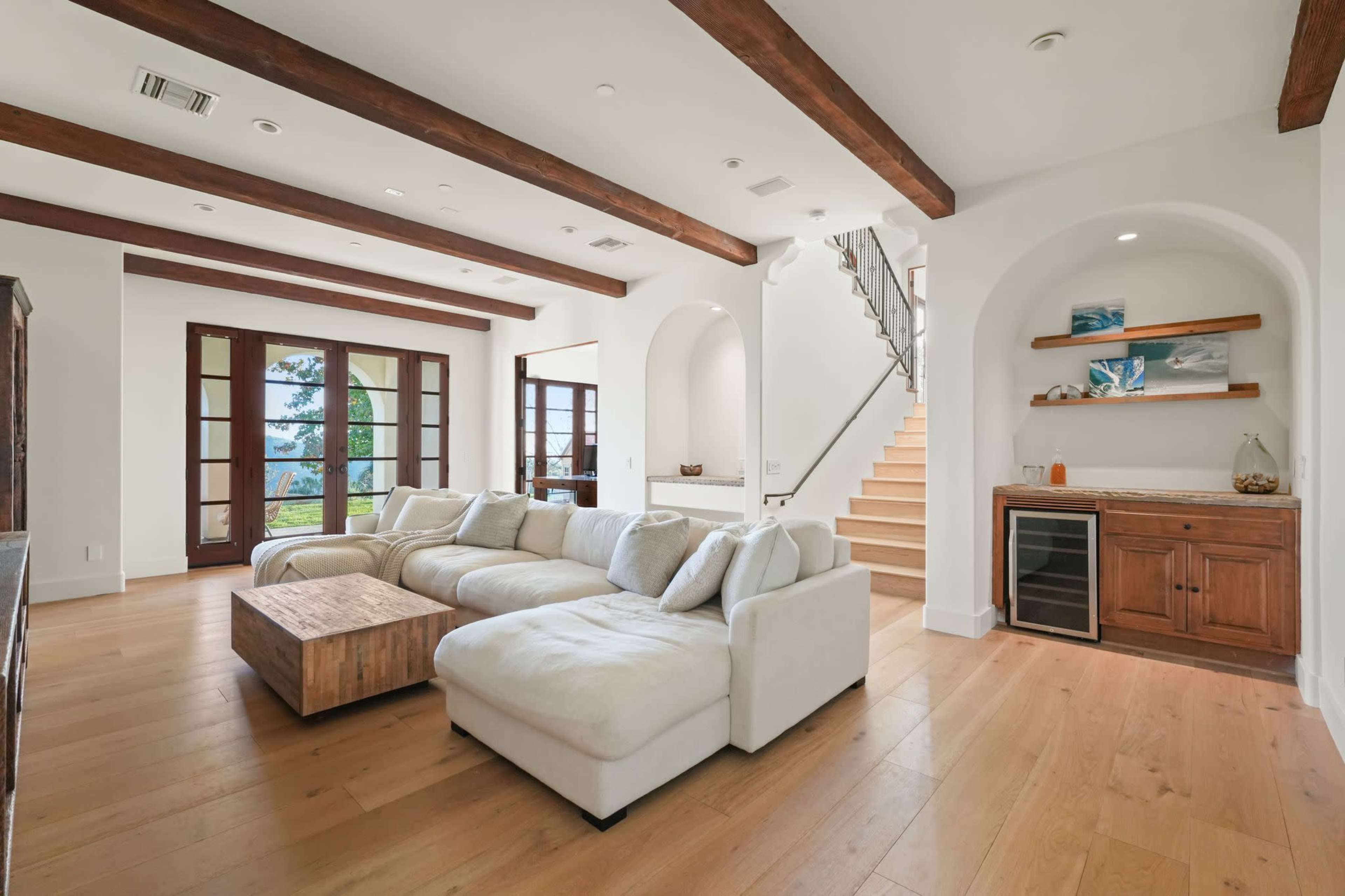 Gorgeous Ocean and Mountain View Villa Image in Topanga, Topanga, CA