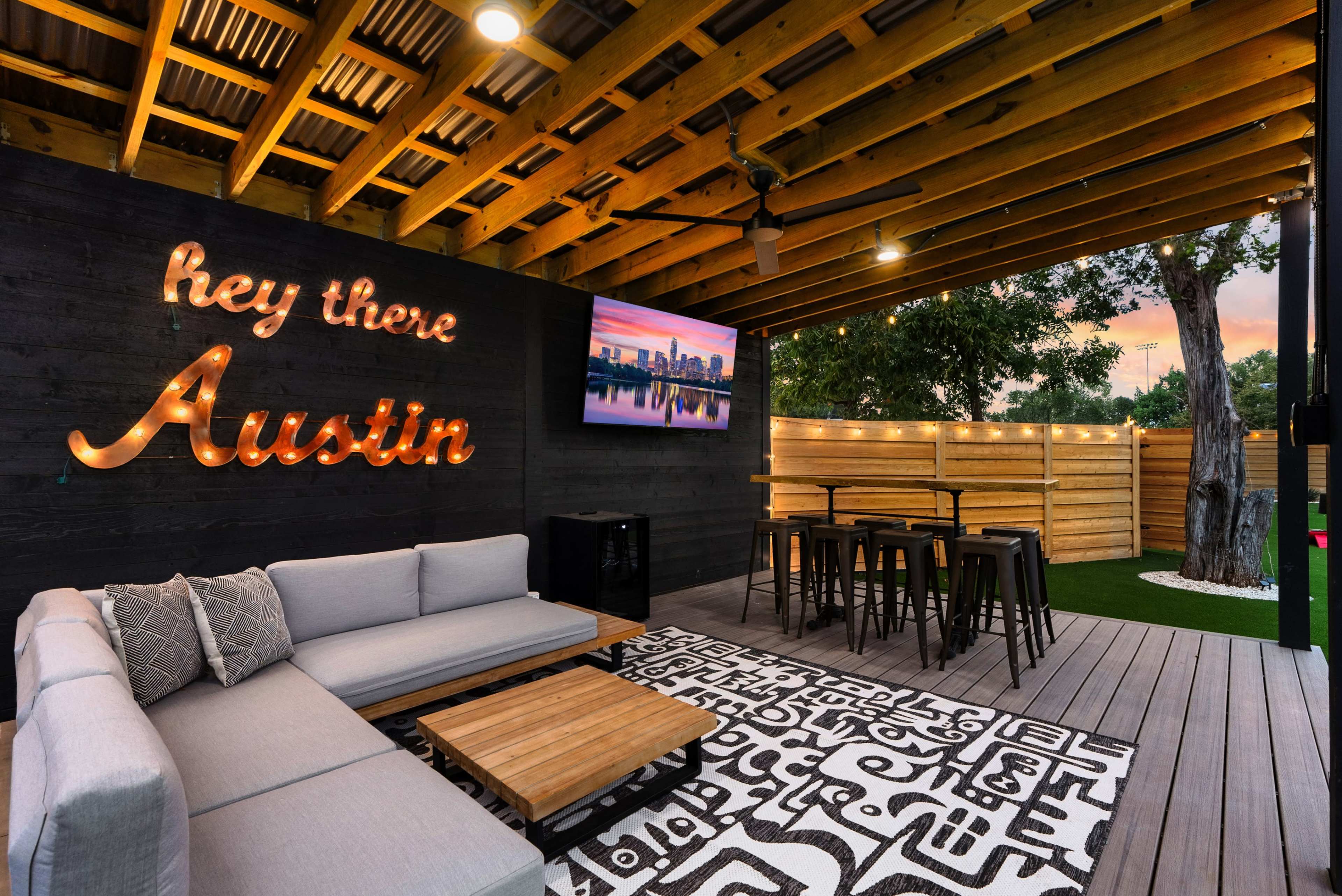 ~La Mariposa~ Best Backyard in Austin ~ Full Acre Image in Flournoy Acres, Sunset Valley, TX