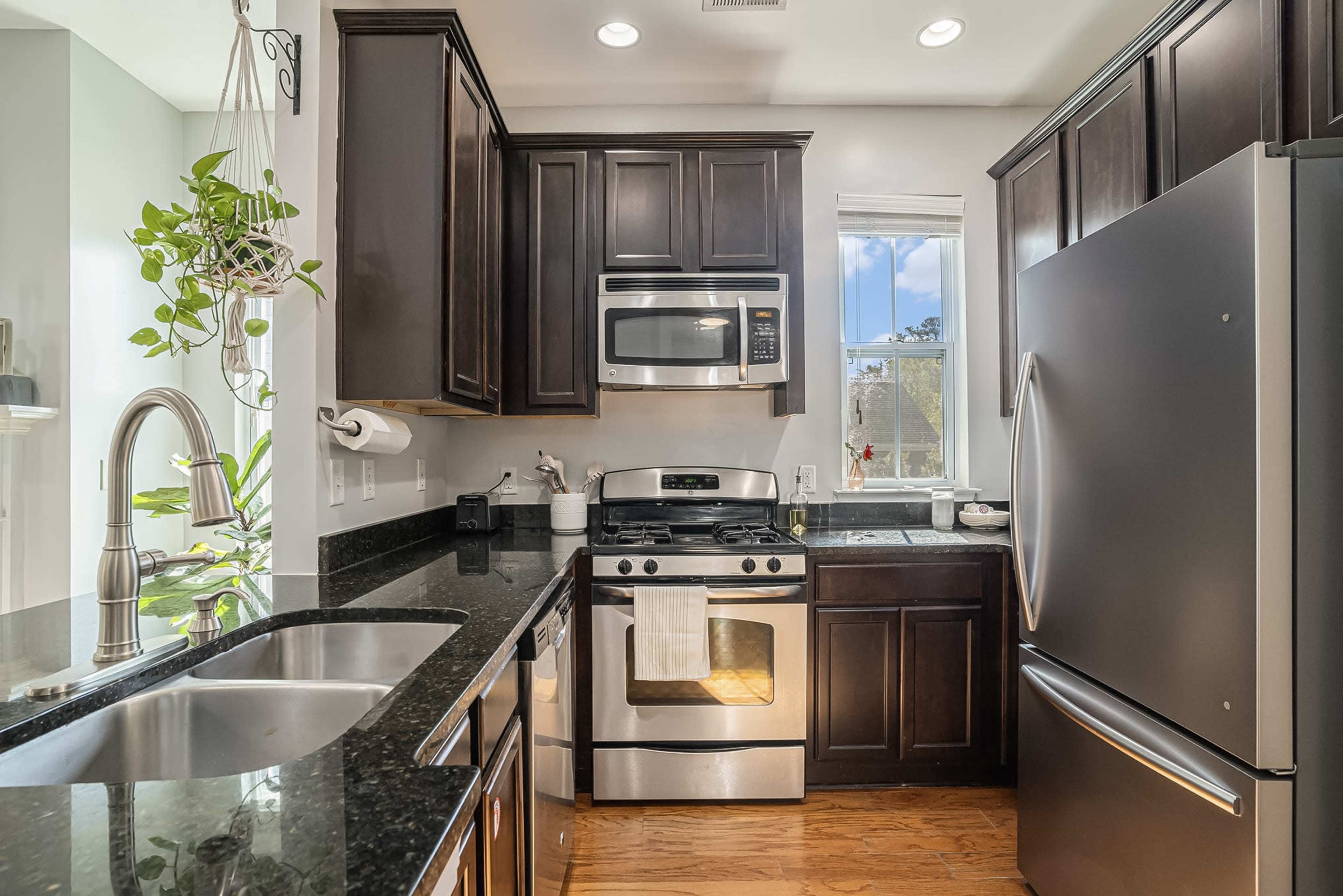 Peaceful retreat centrally located Image in North Charleston, North Charleston, SC