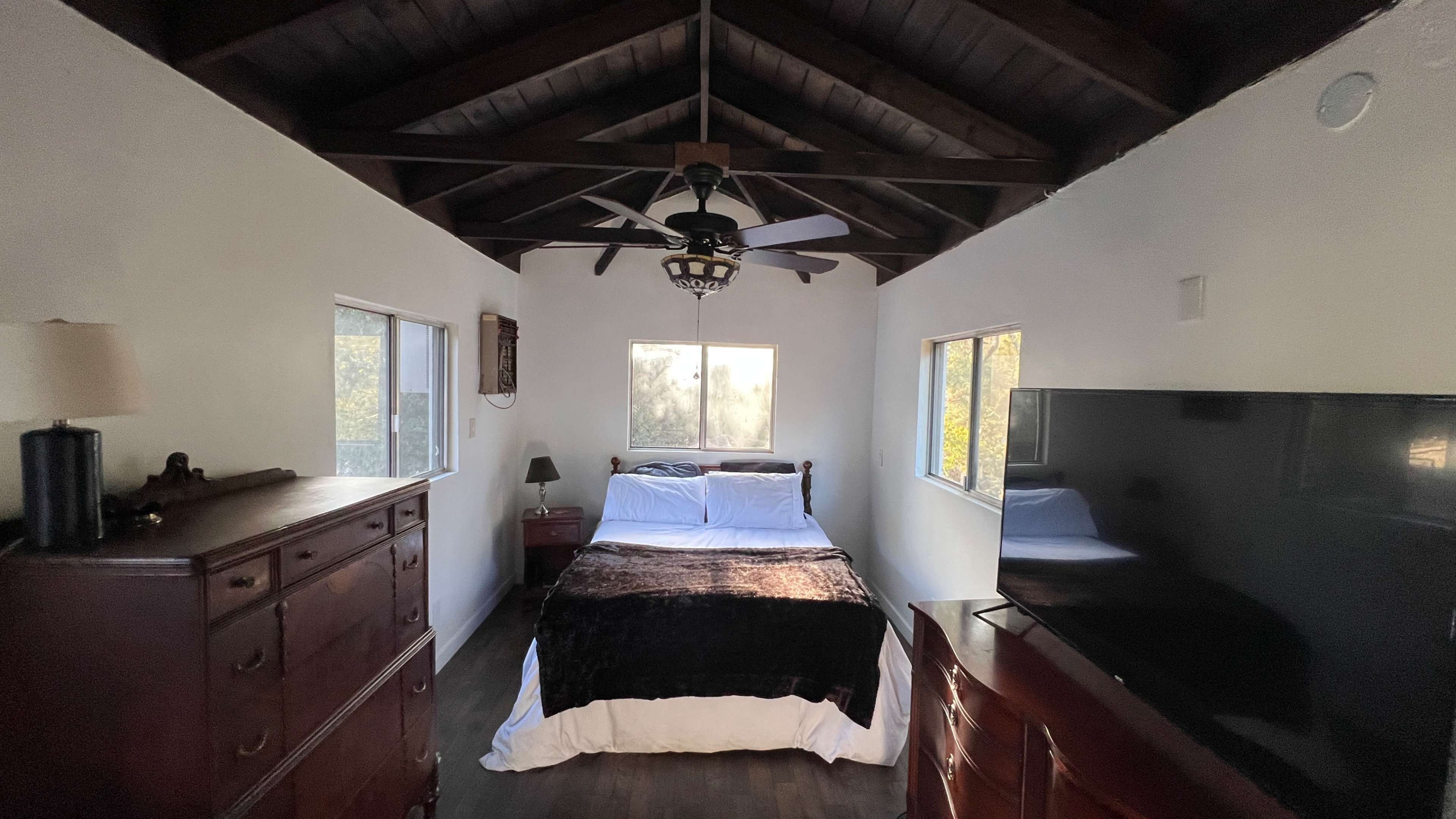 Rustic Cape Cod Shingle Image in , Sylmar, CA