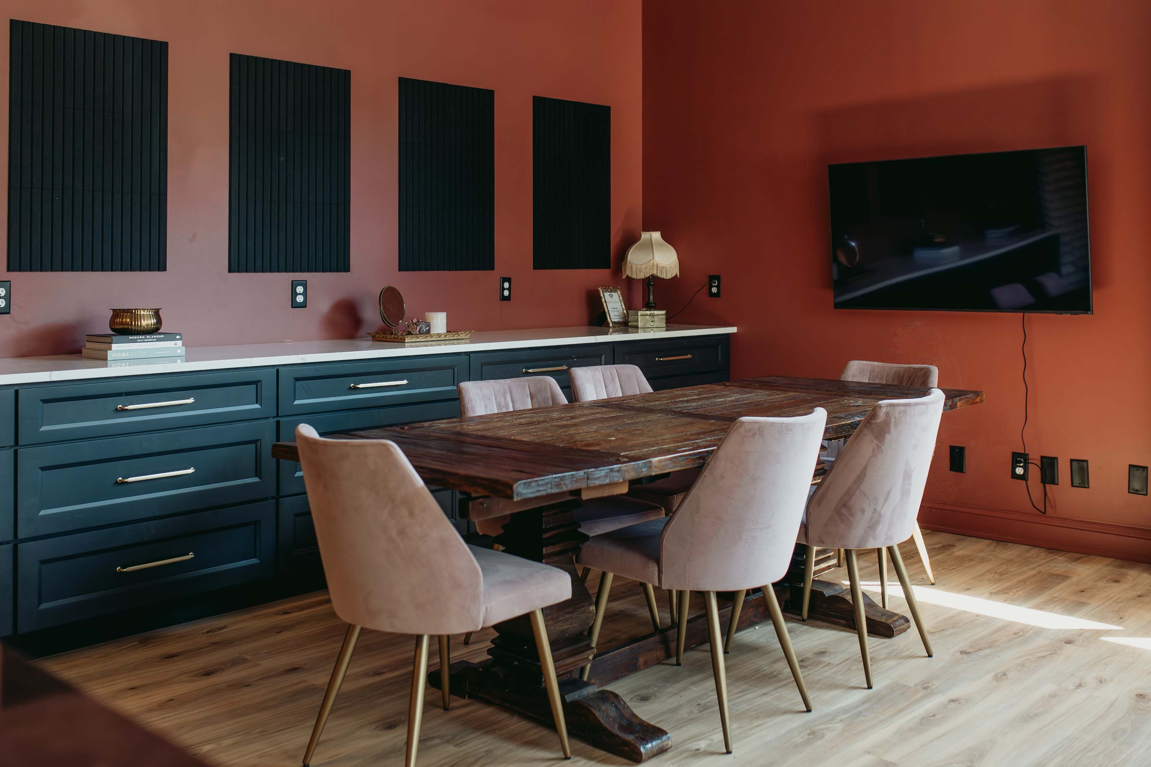 Stylish Meeting & Workspace in Dublin w/Ample Parking Image in Muirfield Village, Dublin, OH