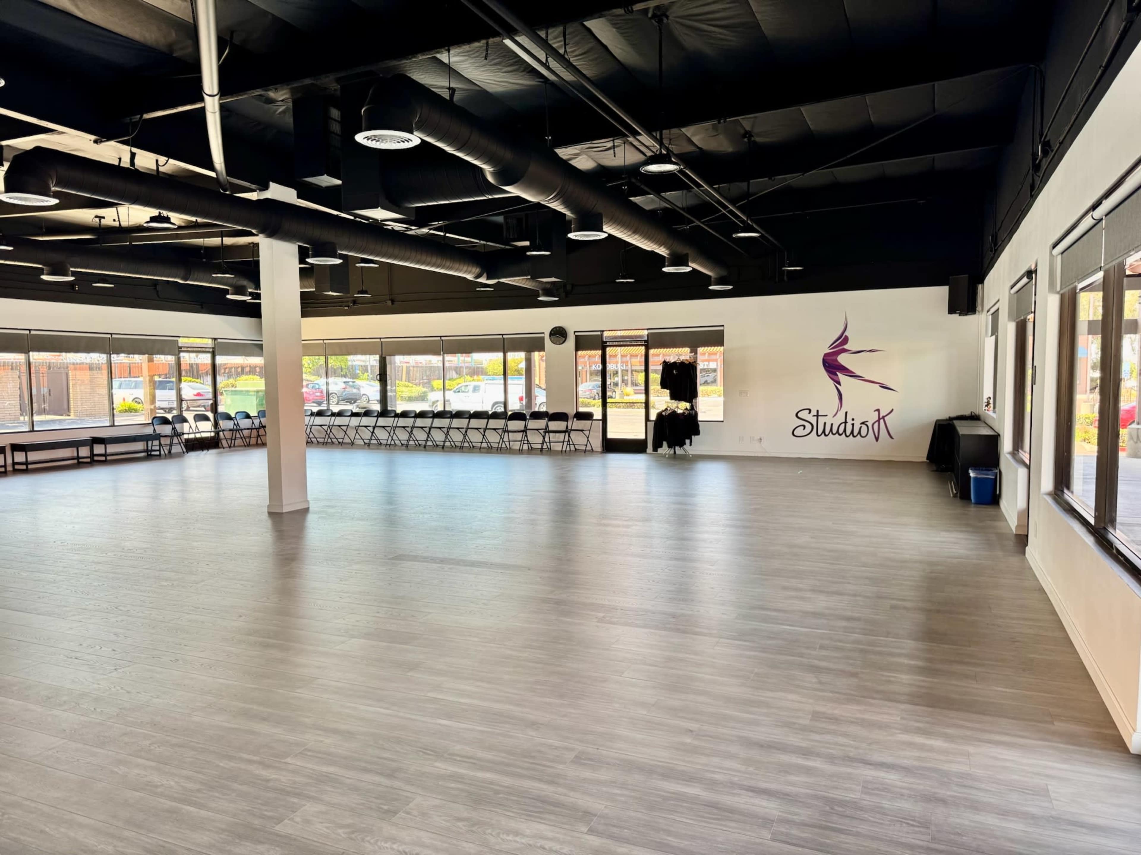 2500 sq ft Dance Studio with great lighting and free onsite parking in central San Diego Image in Kearny Mesa, San Diego, CA
