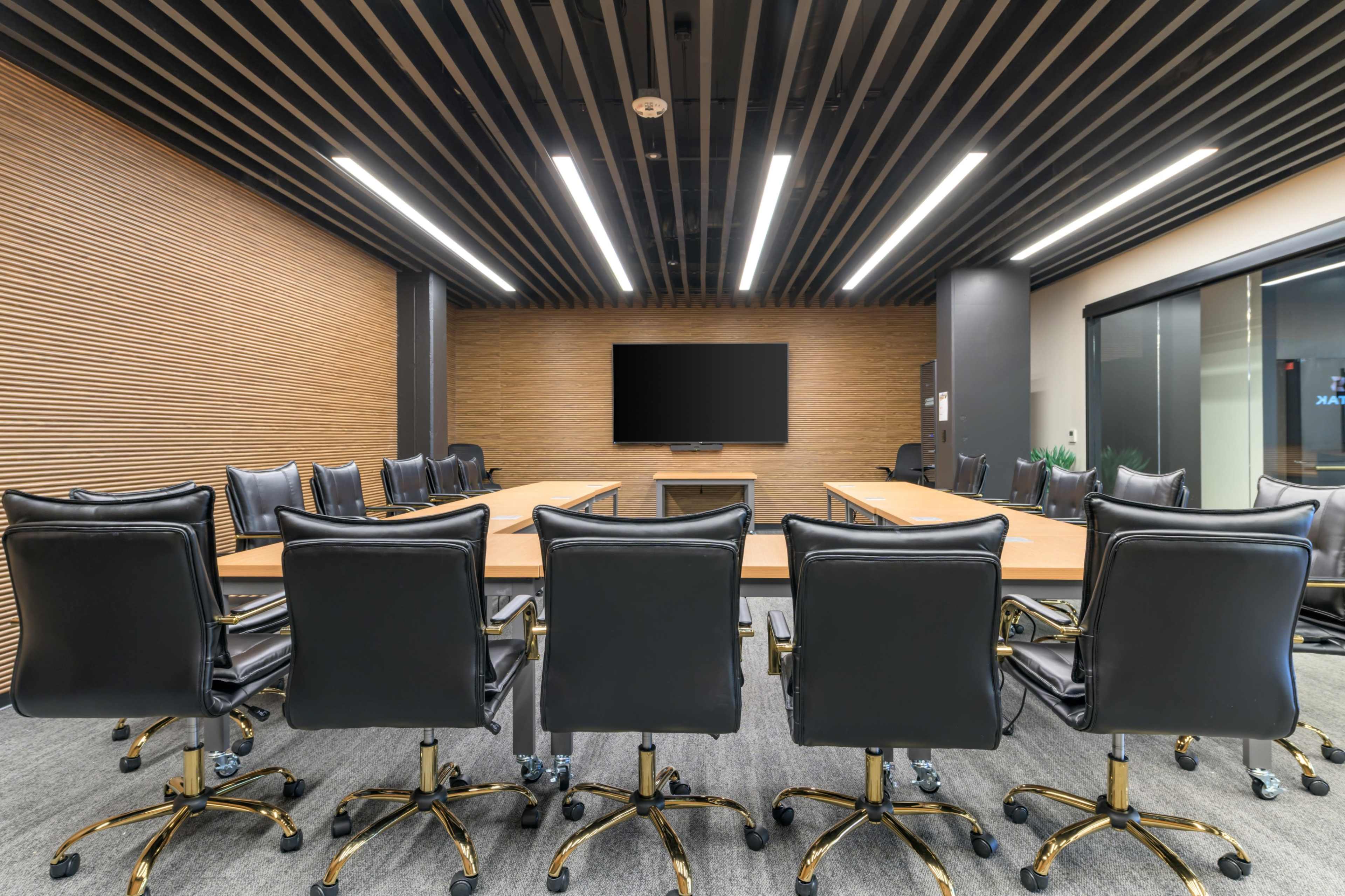 Paramount: Luxurious Uptown Conference Room Image in Downtown Oakland, Oakland, CA