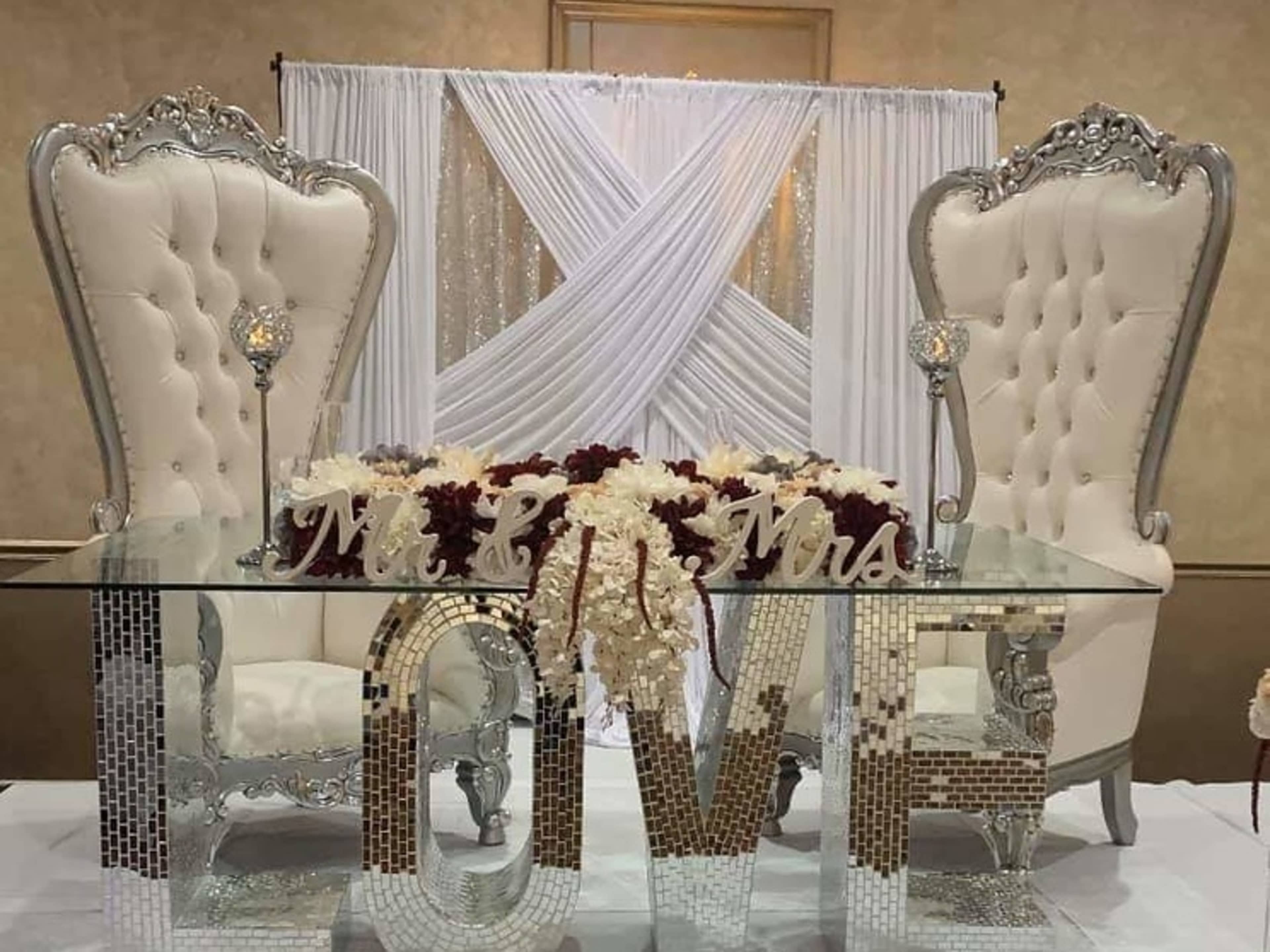 Throne Chair Single White And Silver