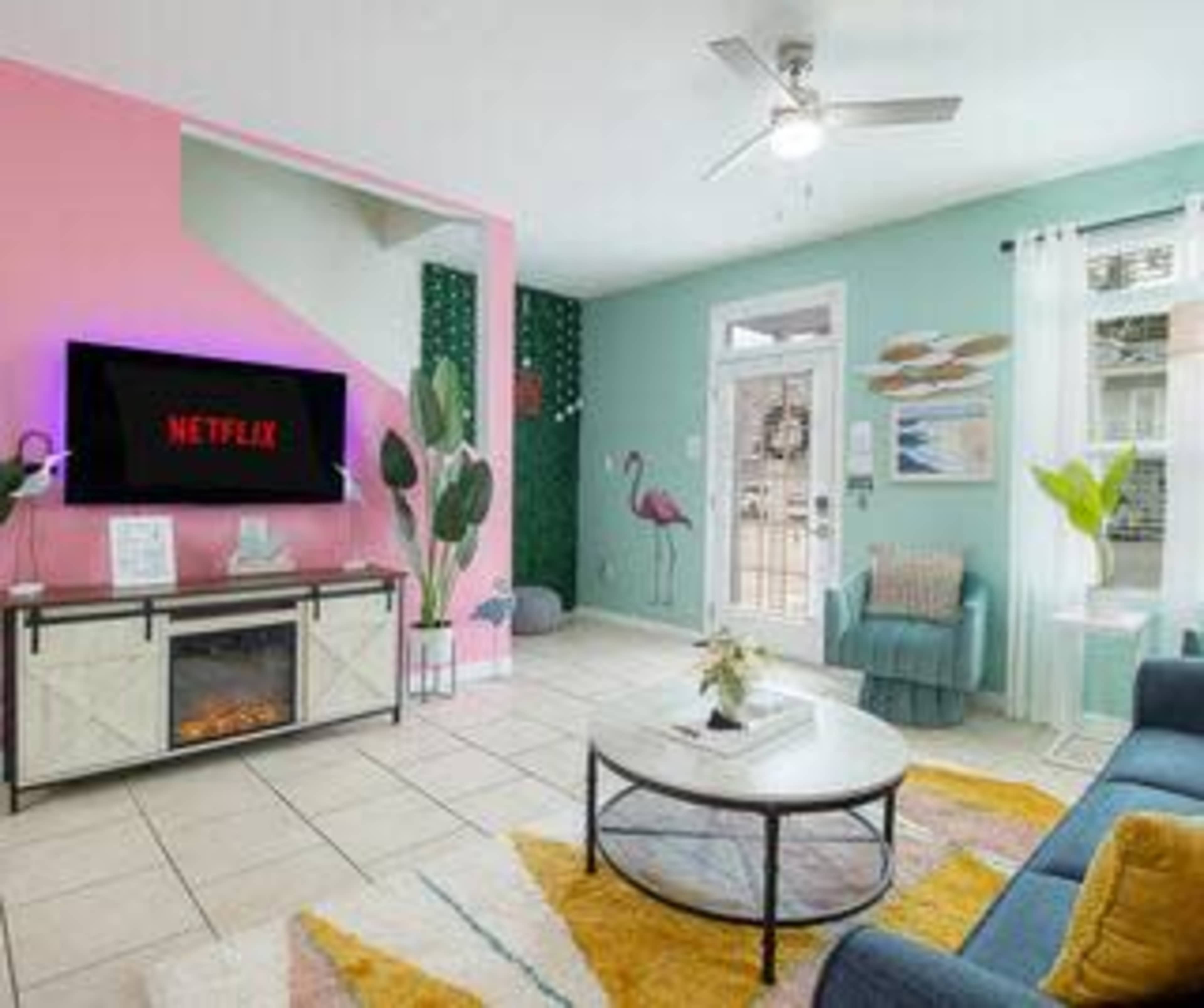 Beachy gulf coast Image in Gulfport, Gulfport, MS