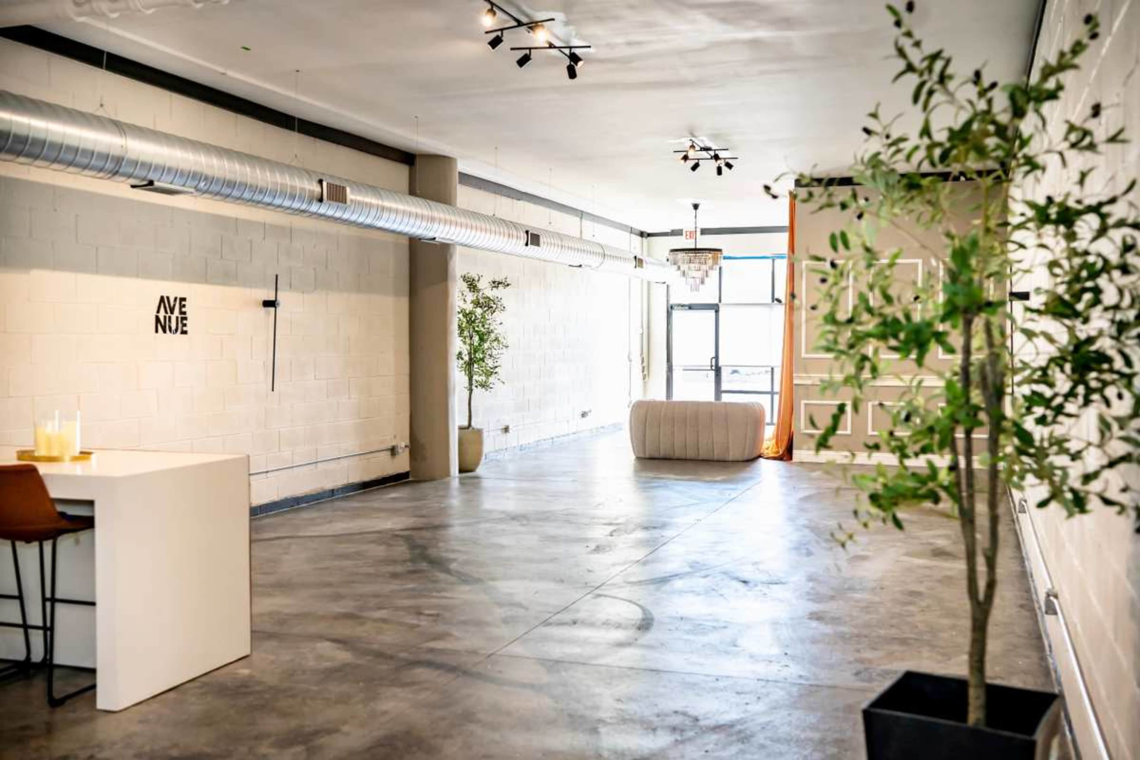 Modern Soho Studio located in Bridgeport with High Ceilings + Beautiful Light Image in South Side, chicago, IL