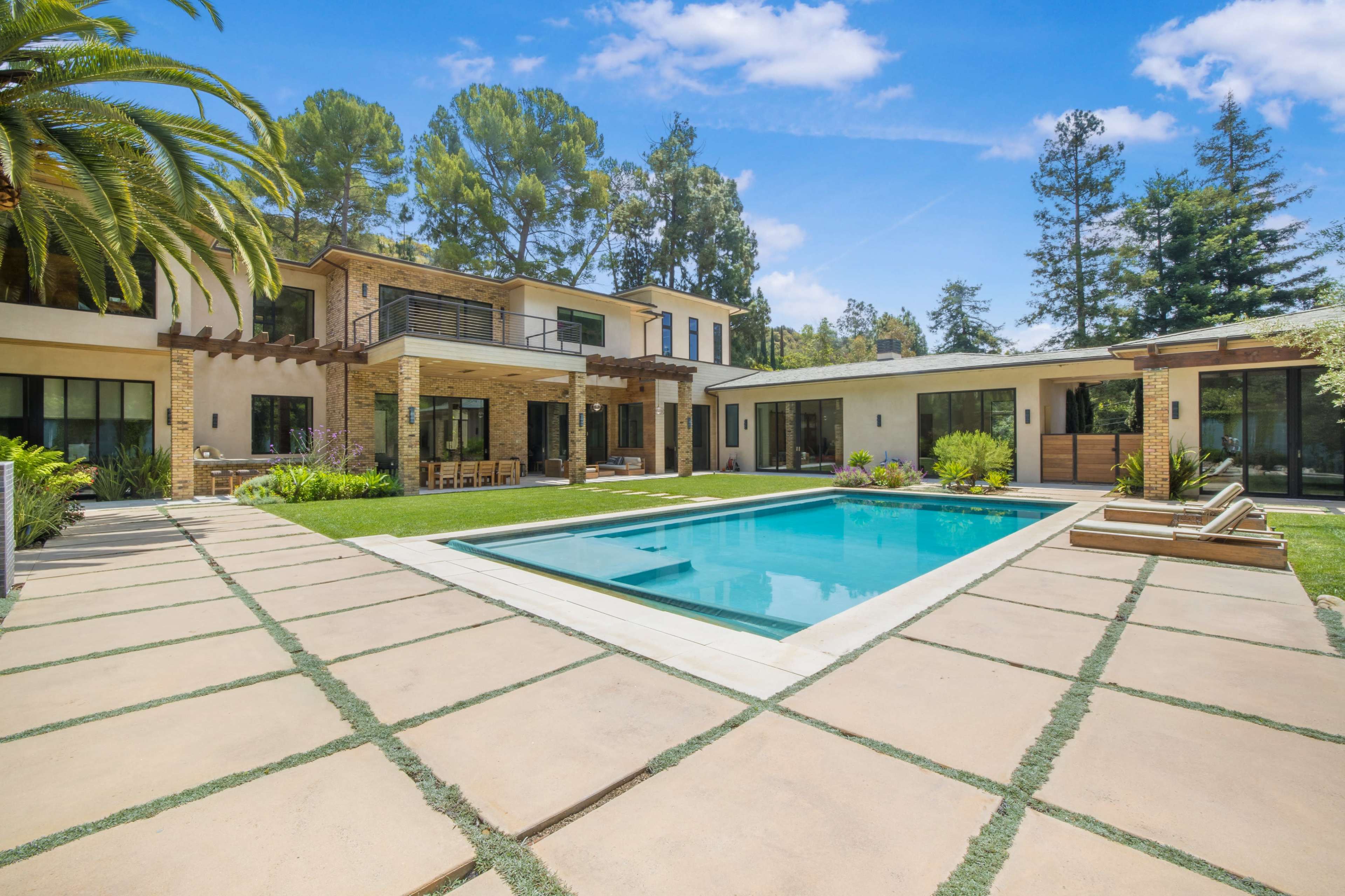 MODERN RESORT VIBES IN A HIDDEN CANYON Image in Beverly Crest, Beverly Hills, CA