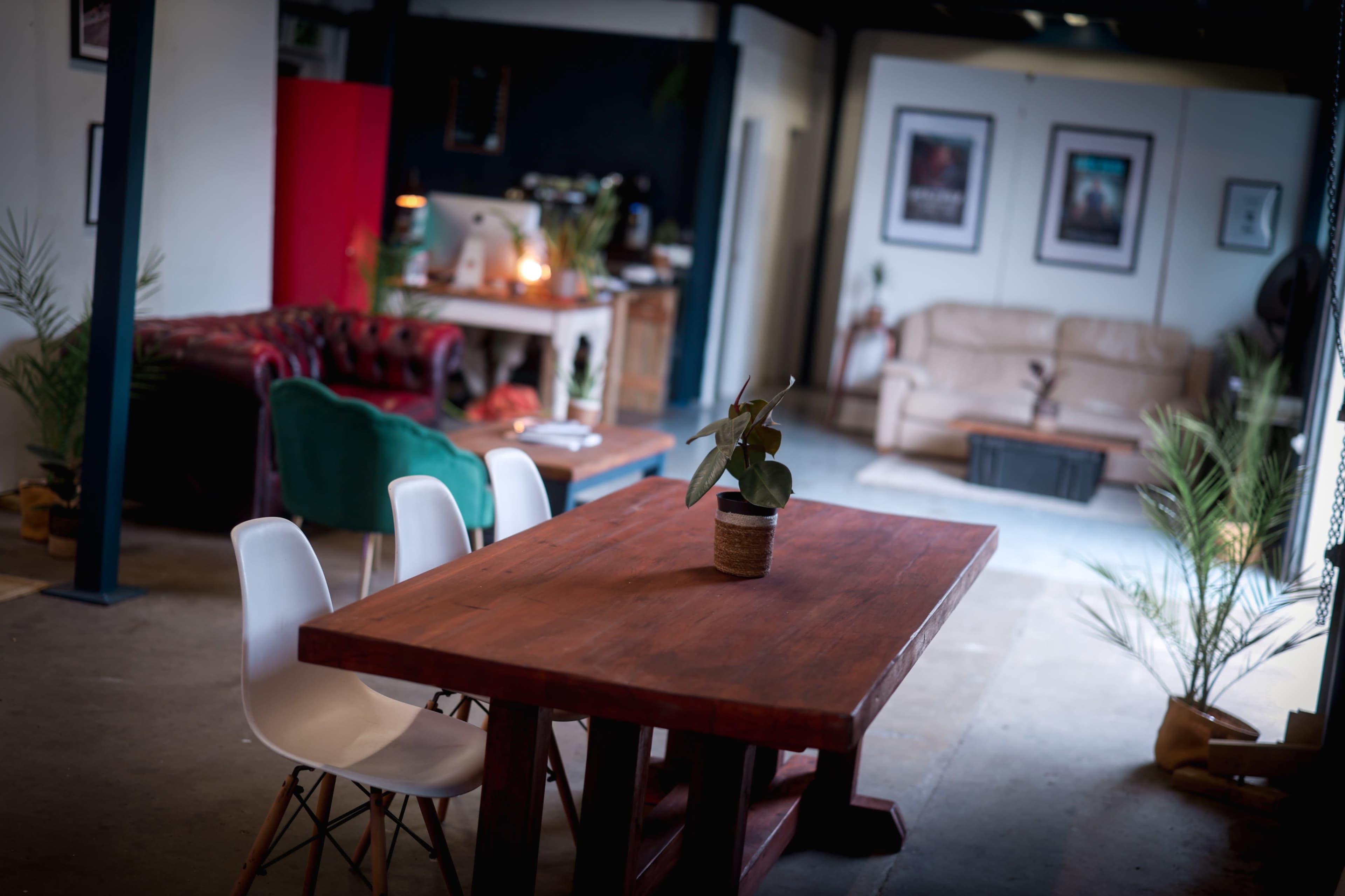 Spacious and versatile media studio for film, photo, podcast and events. Image in Maidenhead, Maidenhead, ENG