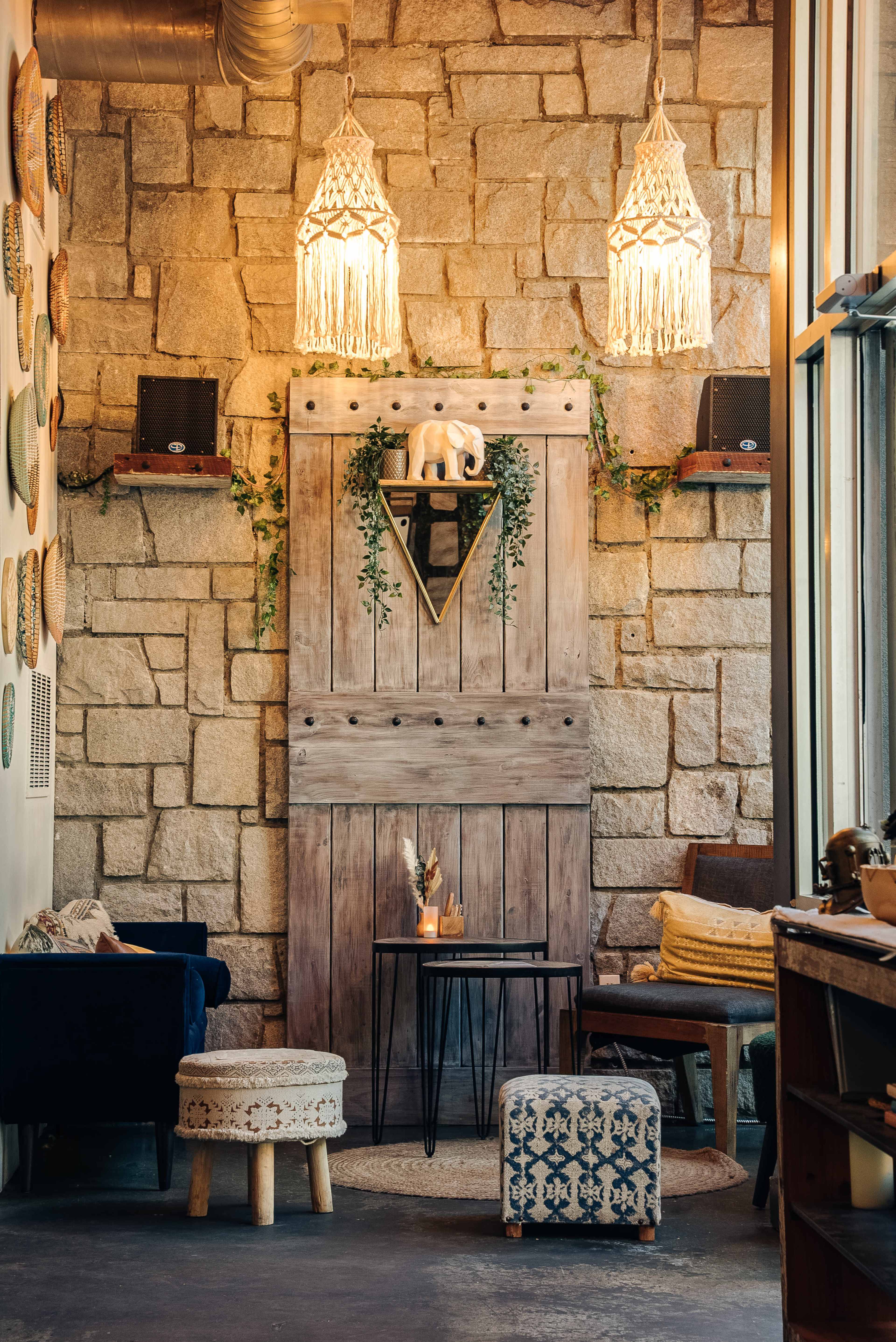 Specialty Craft Cocktail Bar serving Coastal Bites Image in Midtown, Atlanta, GA