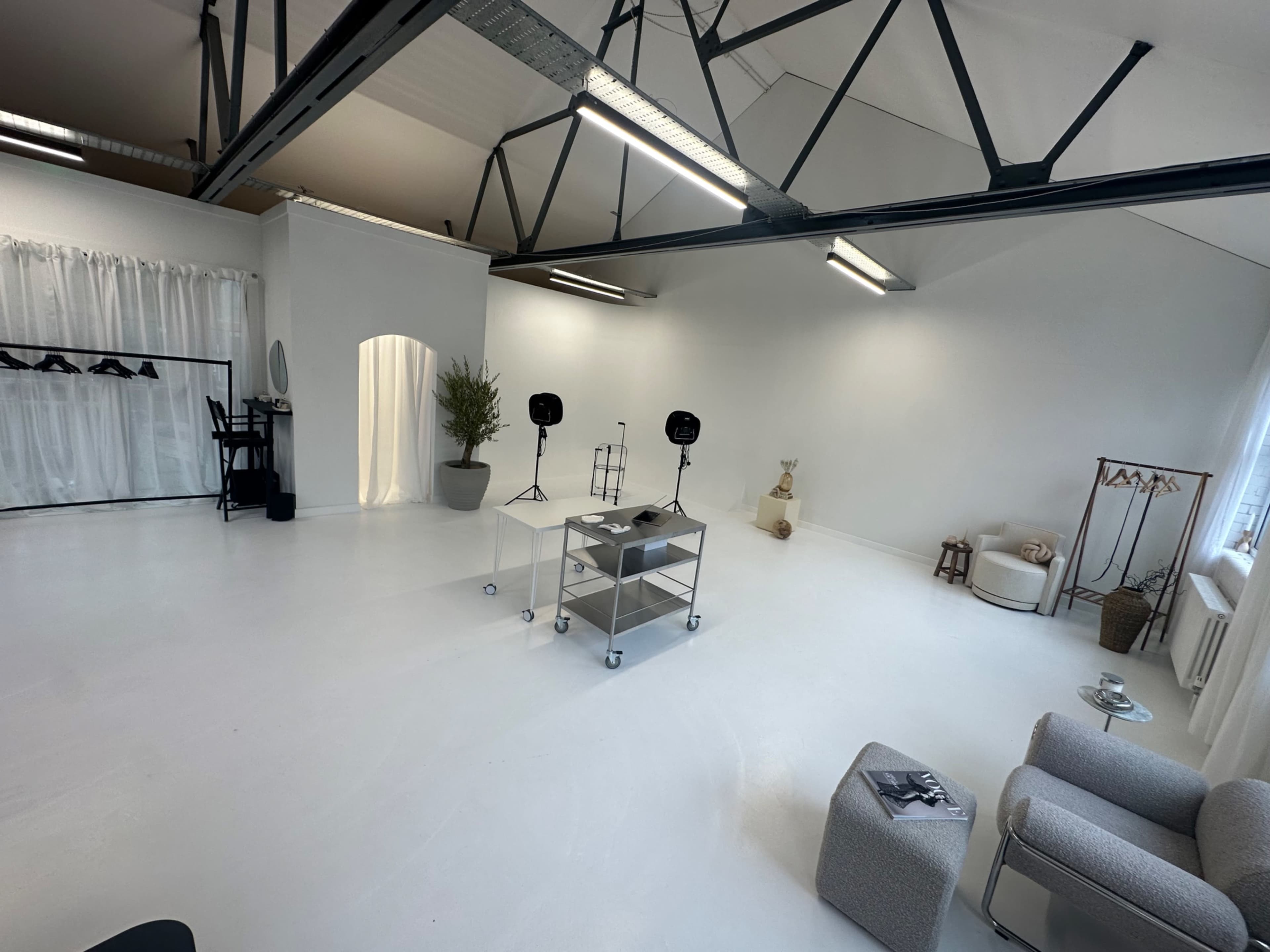 Spacious Industrial Loft with Natural Light in Urban Setting Image in Norton Hammer, Sheffield, ENG