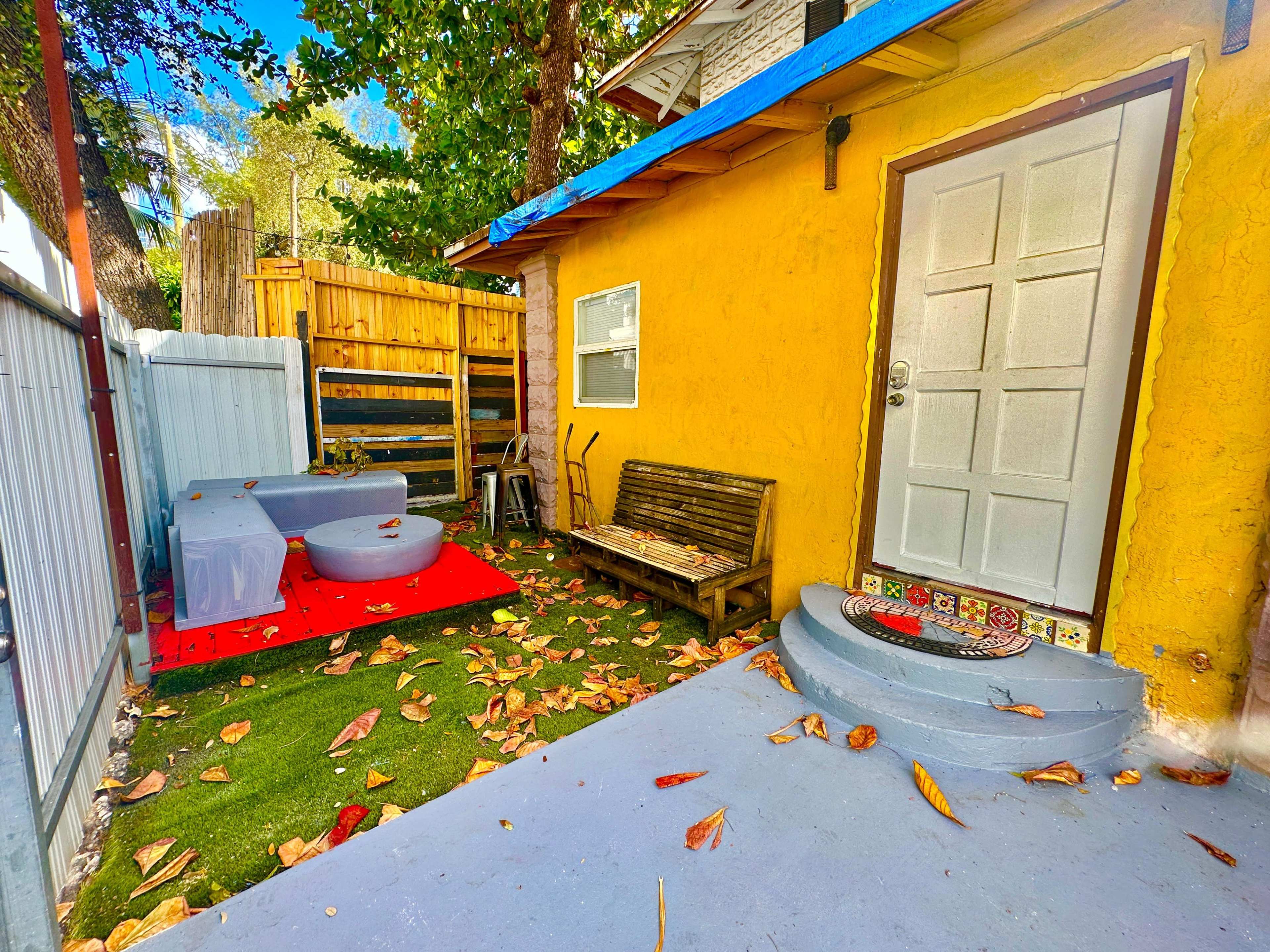 Jamrock Bunnies Photo Spot - Theme Rooms Image in Edgewater, Miami, FL