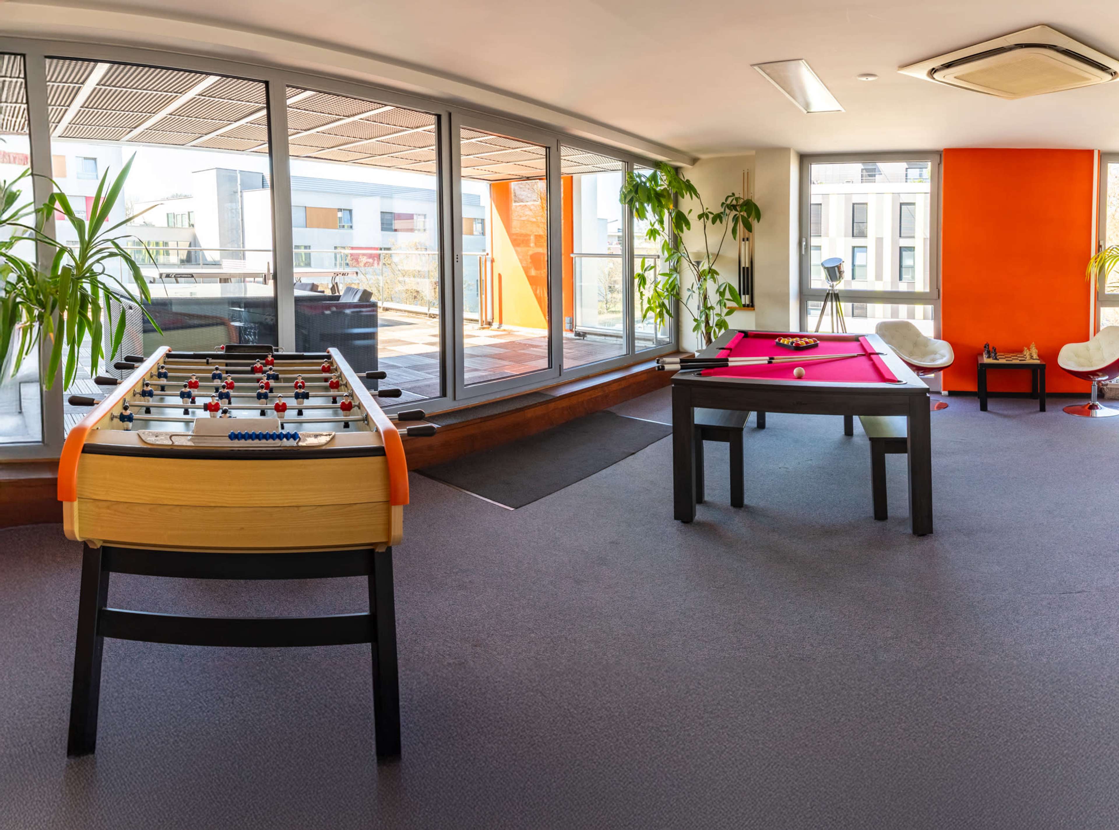 Espace détente et travail Image dans Polygone, Strasbourg, 