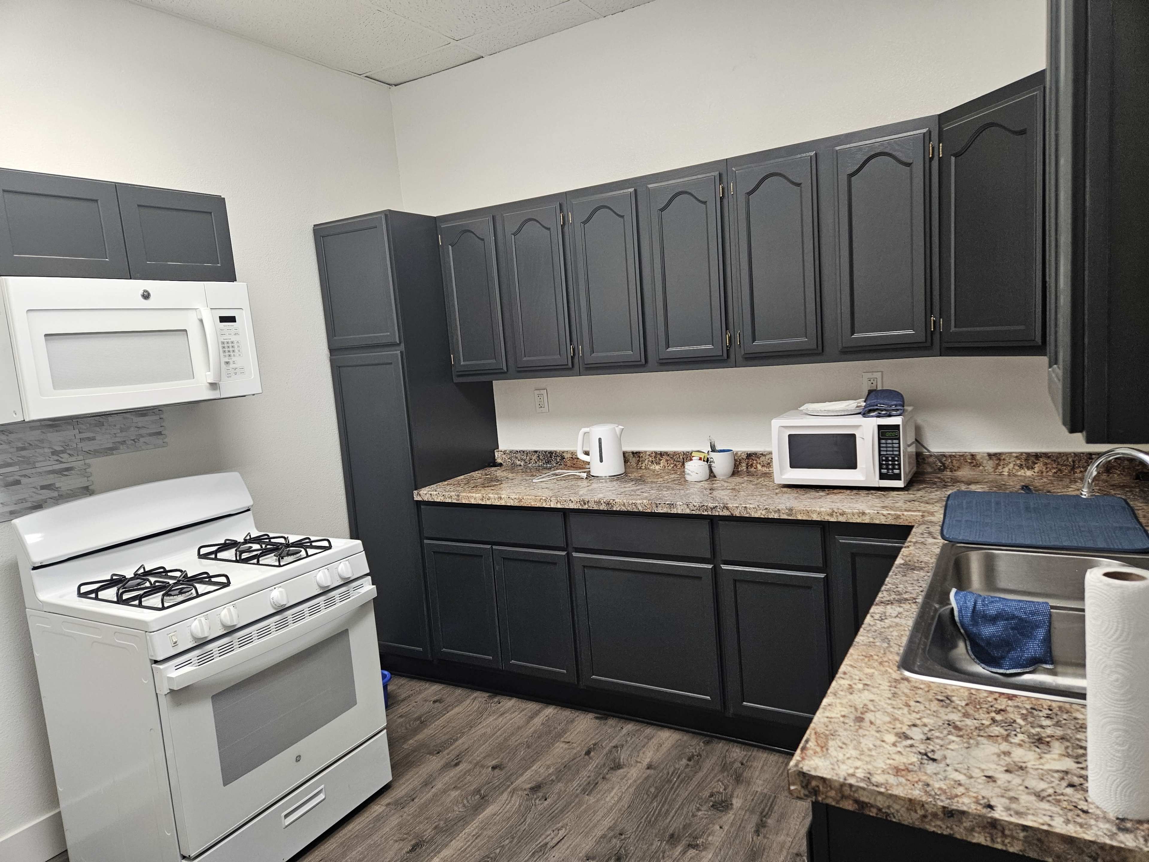 Open and Flexible Space for Education Classes, Enrichment, Tutoring,  & Workshops Image in North Long Beach, Long Beach, CA