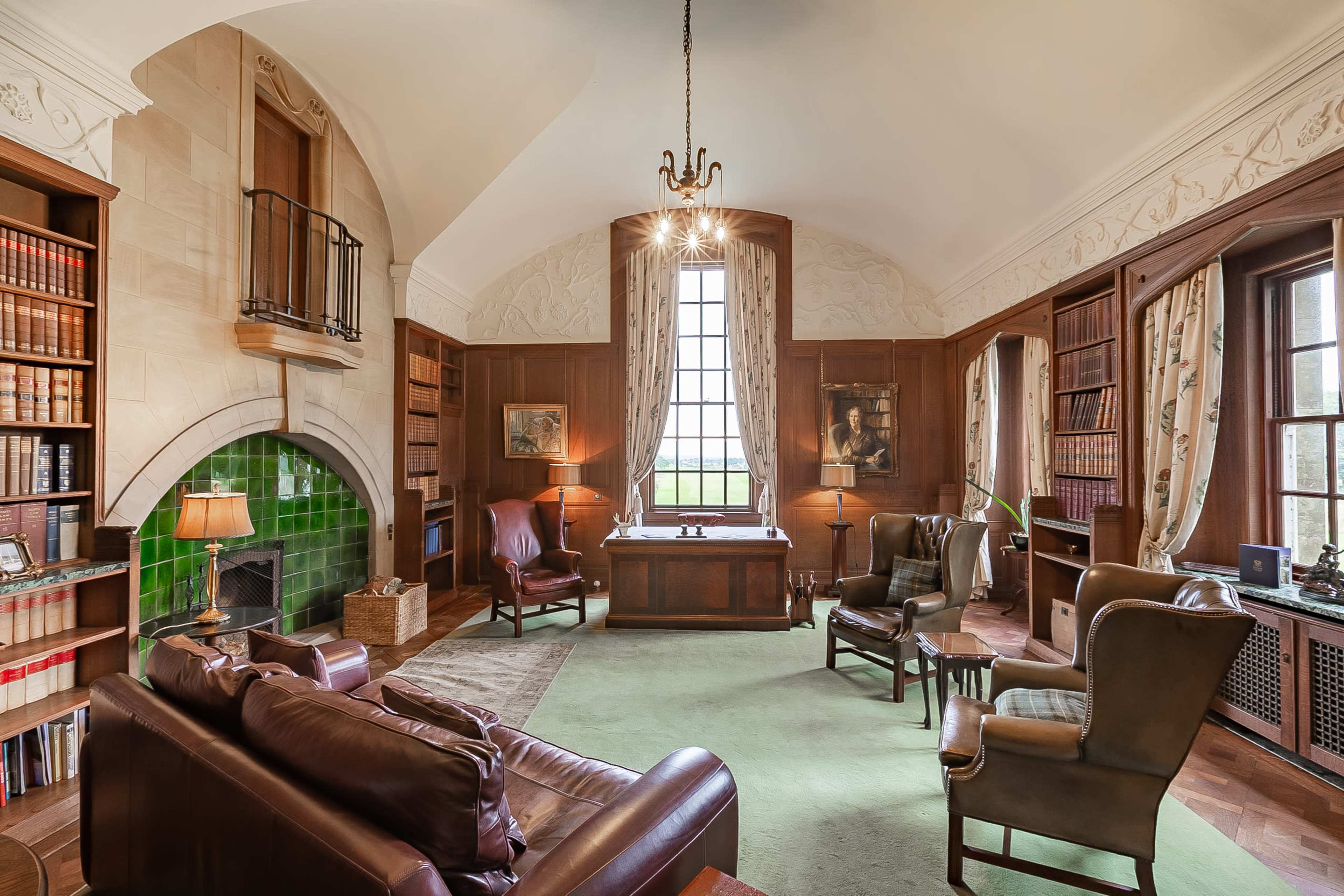 Luxury Scottish Estate with Championship Golf Course Image in Rowallan Castle, Kilmarnock, SCT