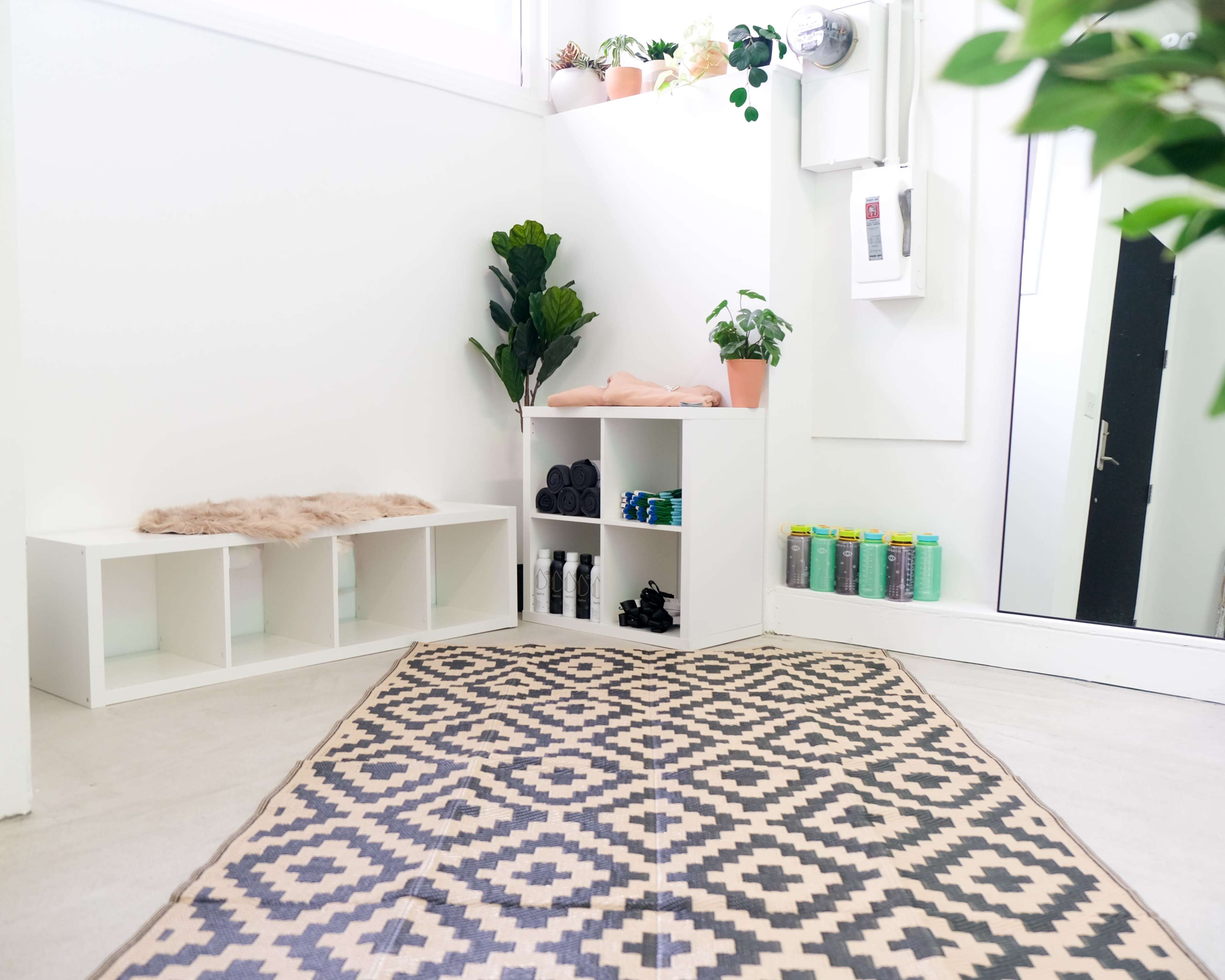 Lush West Adams Studio Space Image in South Los Angeles, Los Angeles, CA