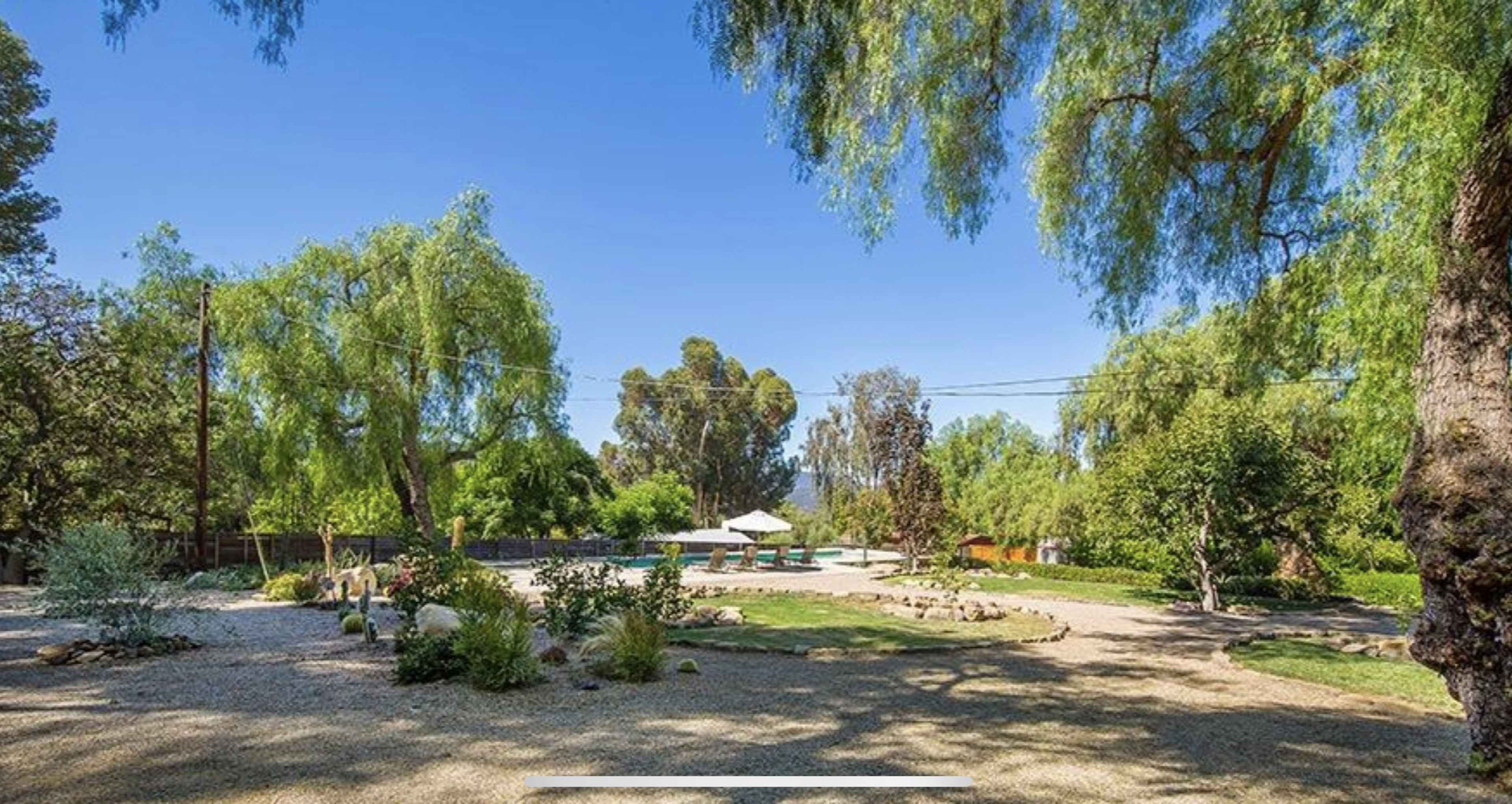 Ojai chic bungalow with acre of land Image in , Ojai, CA