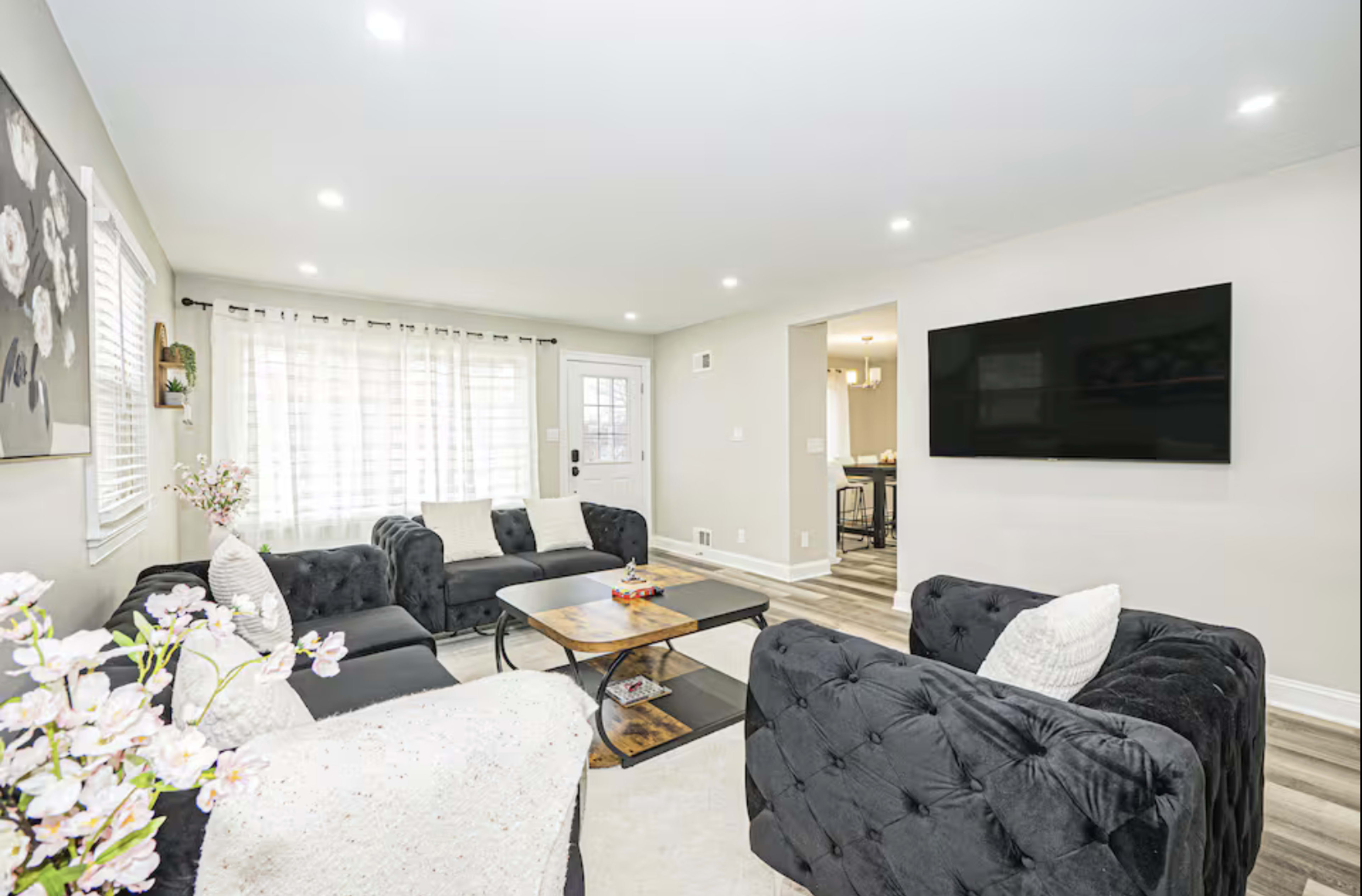 Spacious 7 BR House Near UMD | Perfect for Groups! Image in Hollywood, College Park, MD