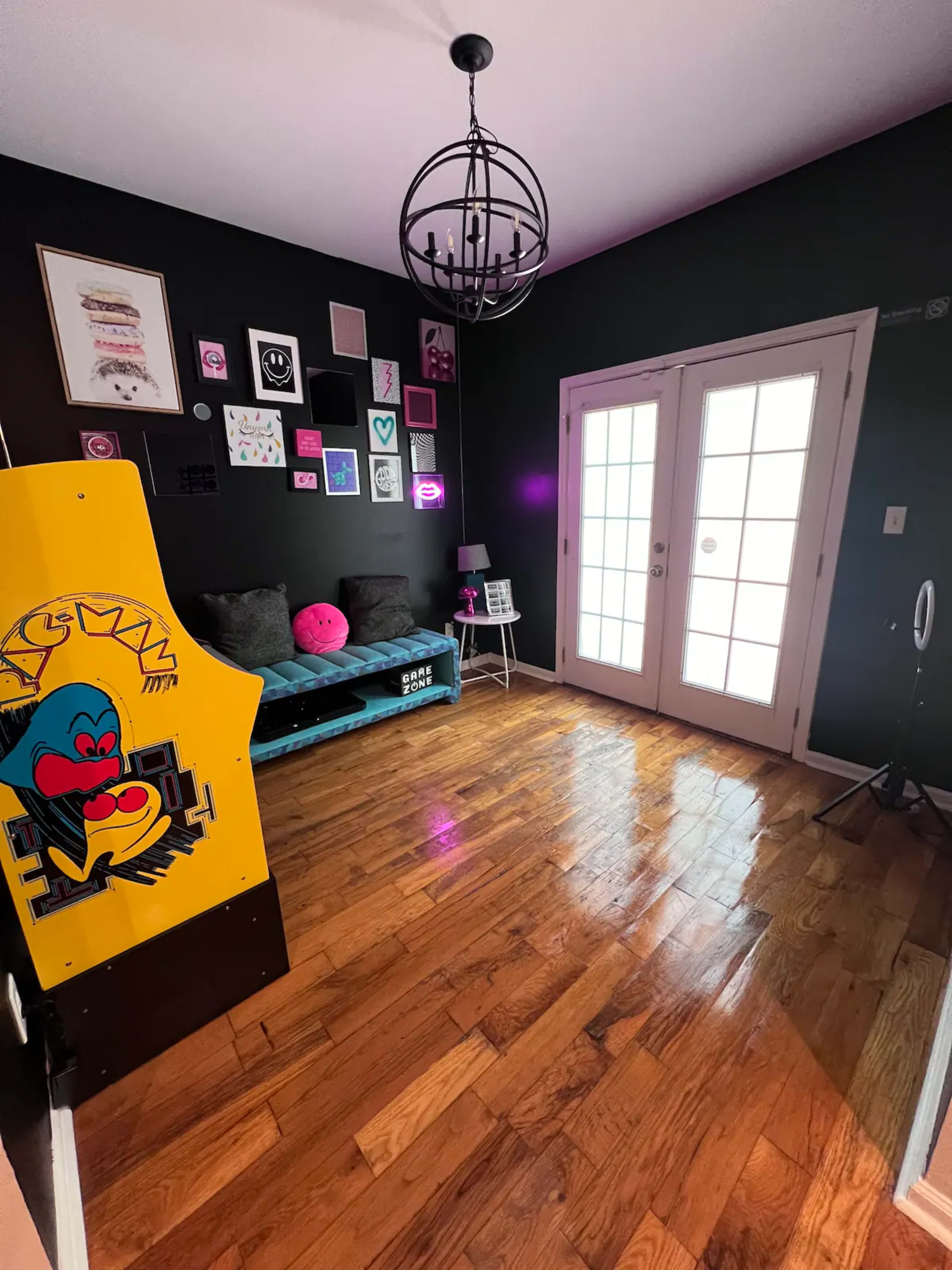 Stylish Abode of Atlanta Image in Venetian Hills, Atlanta, GA
